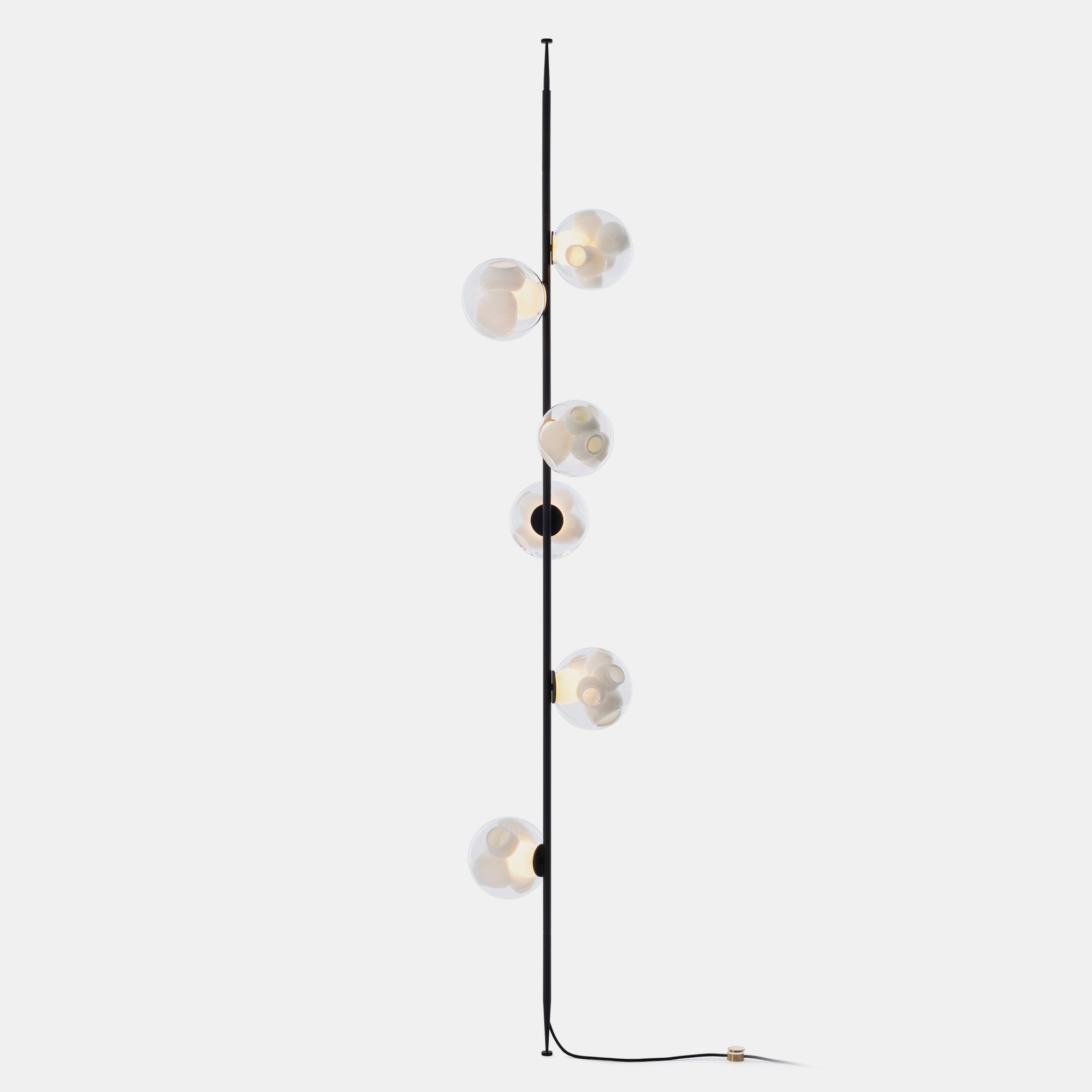 38V Floor-to-Ceiling Lamp - Image 5