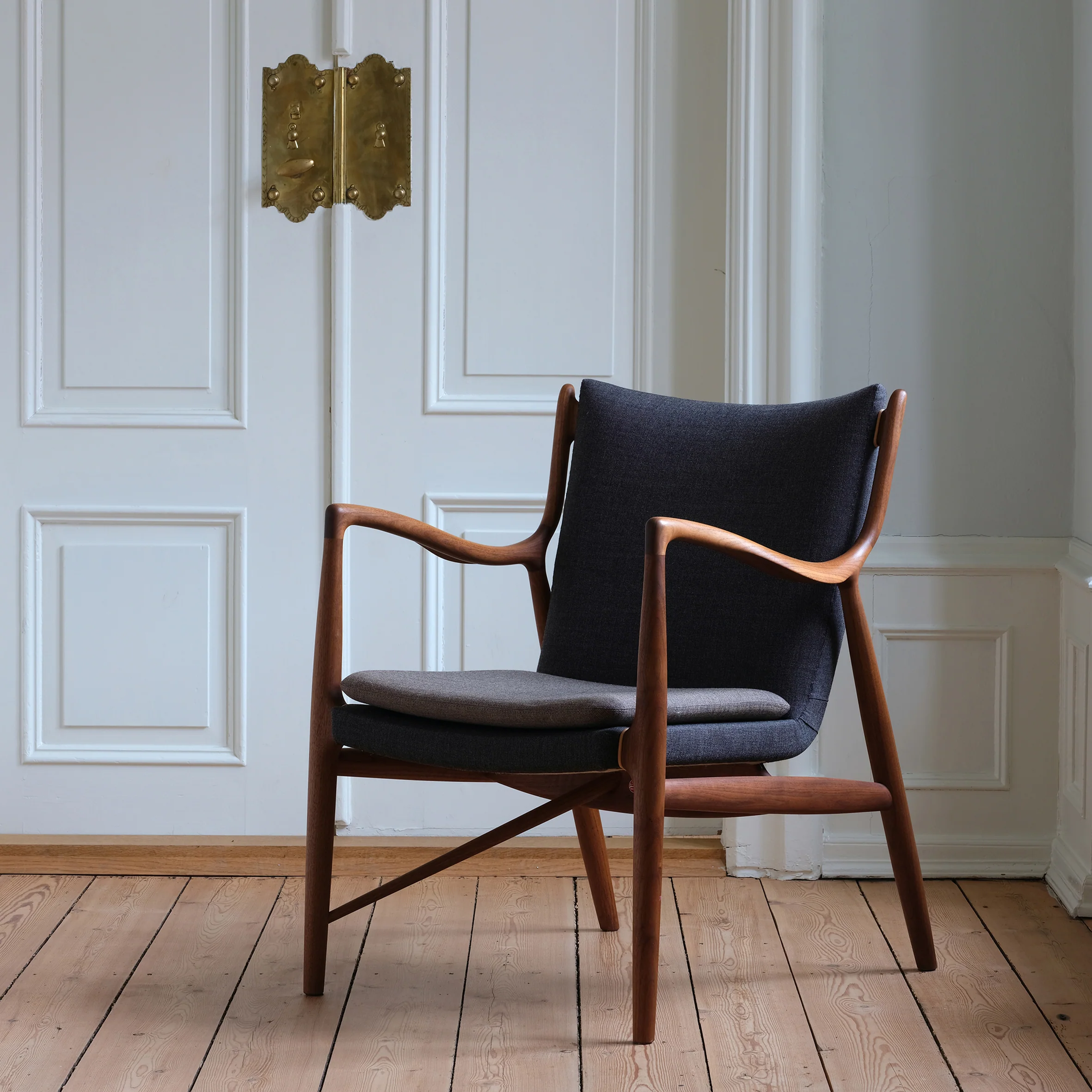 45 Armchair - Image 22