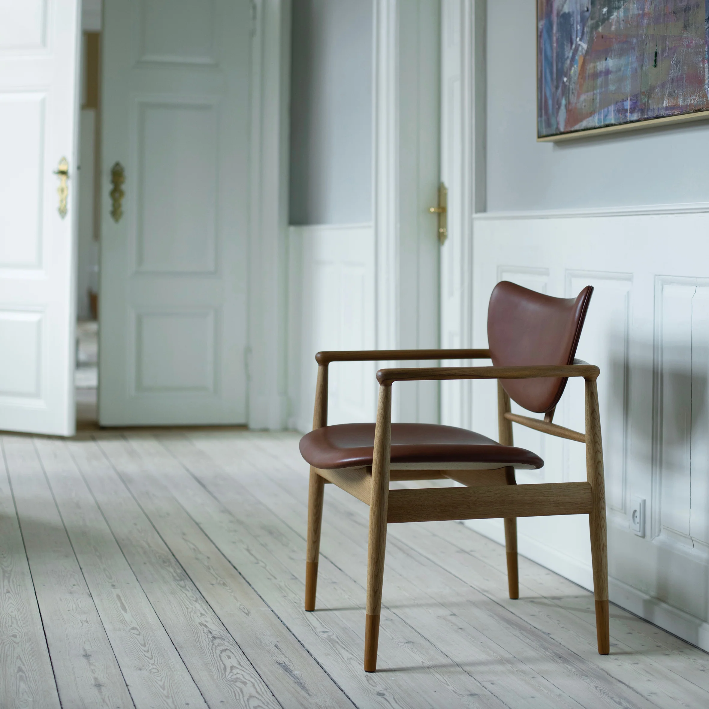 48 Armchair - Image 4
