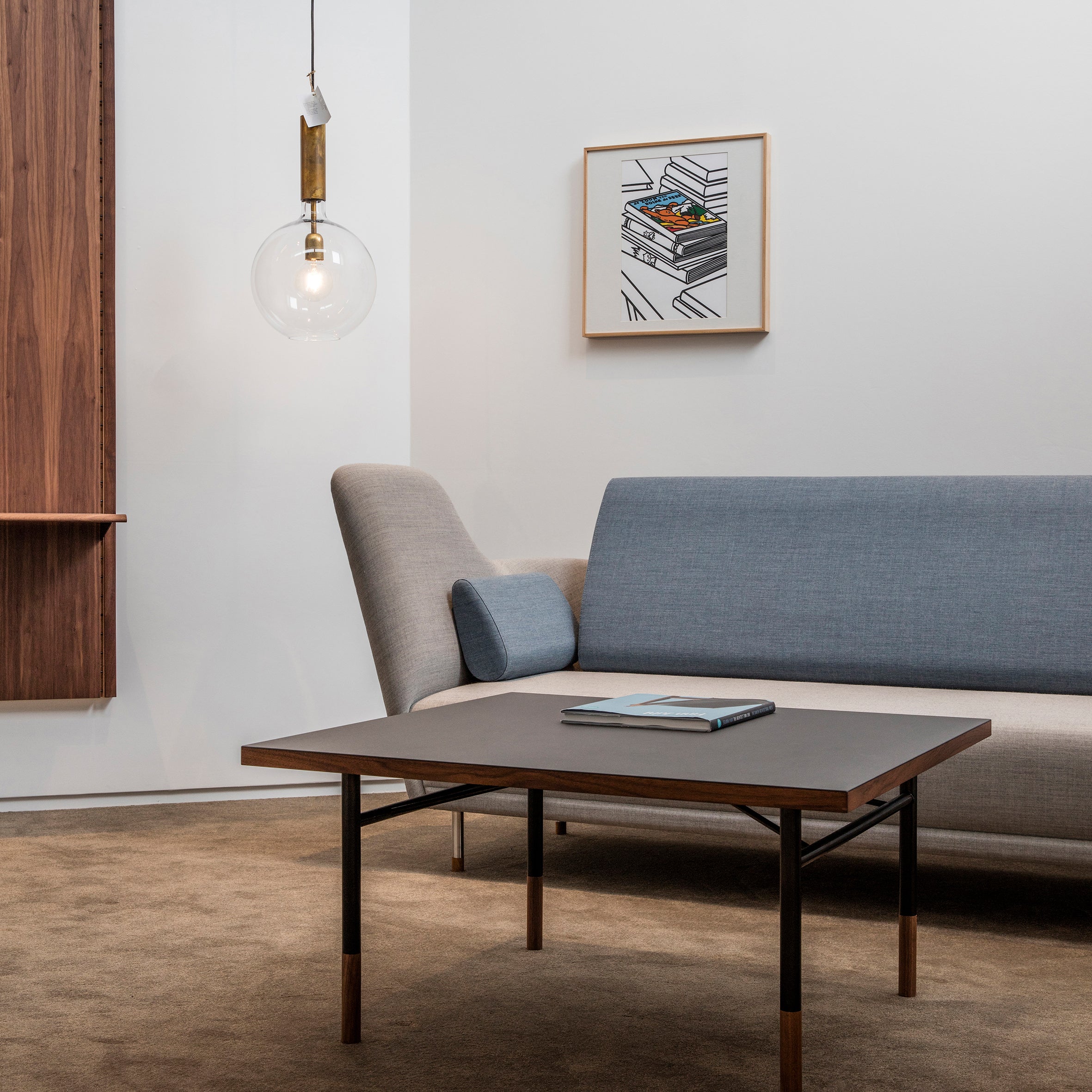 57 Sofa - Image 11
