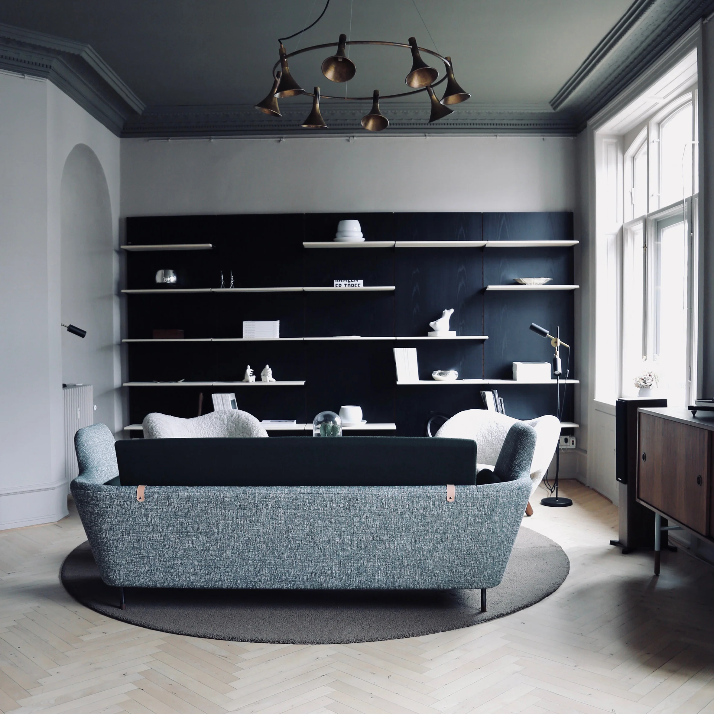 57 Sofa - Image 13