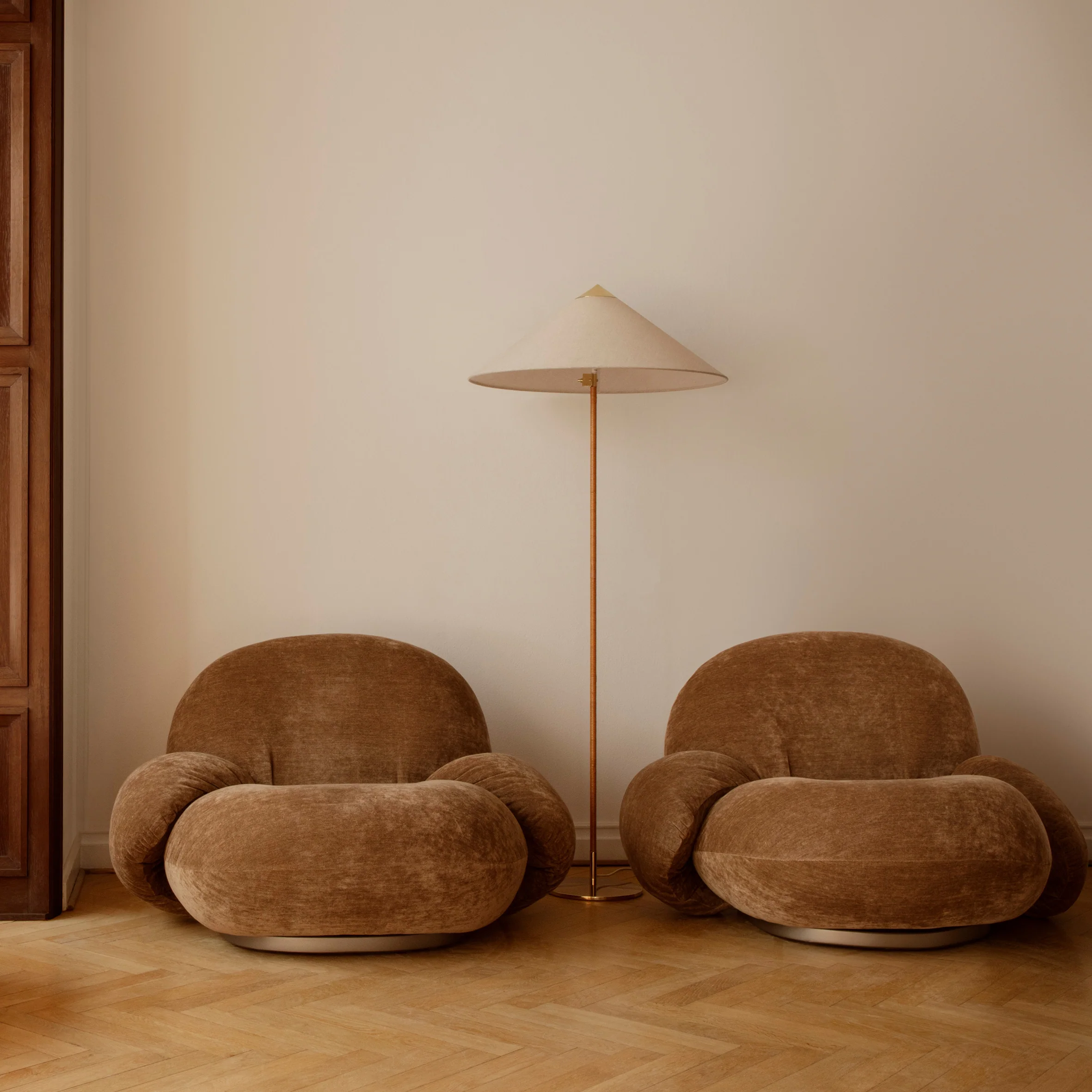 9602 Floor Lamp - Image 11