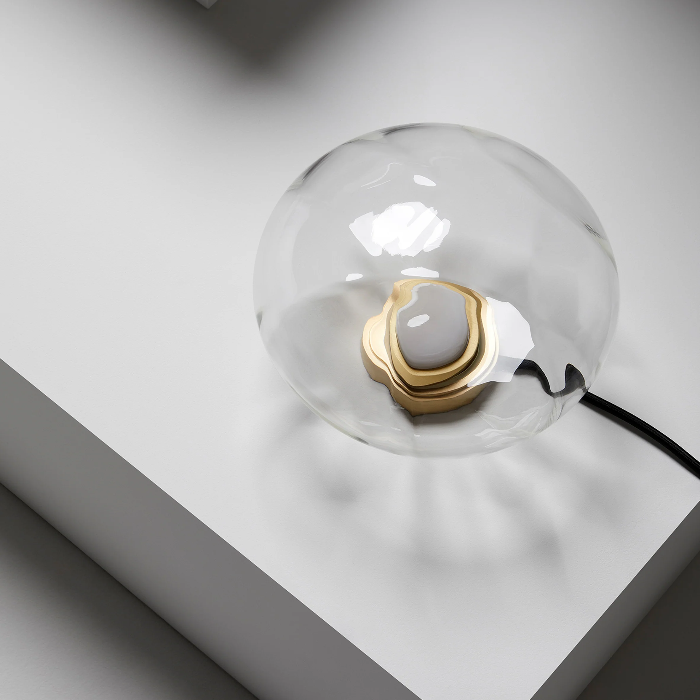 Aeris Table Lamp - Image 25