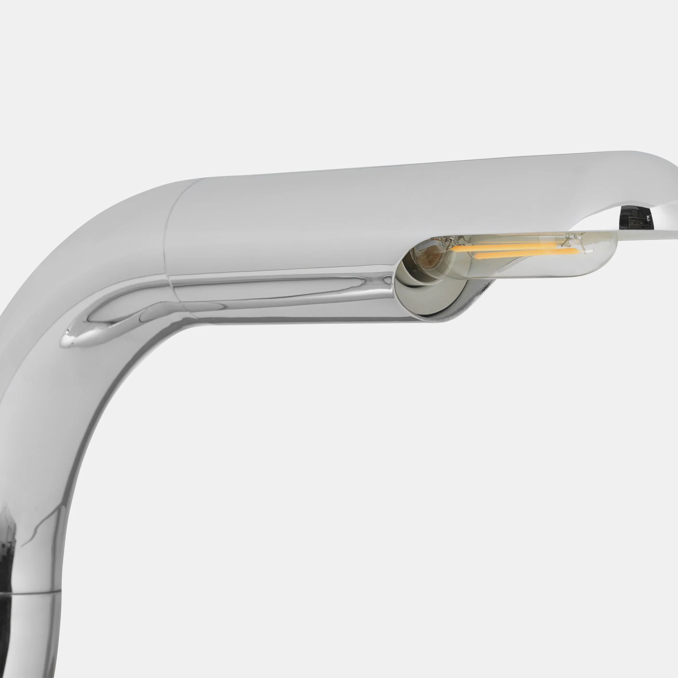 Aspide Table Lamp - Image 3