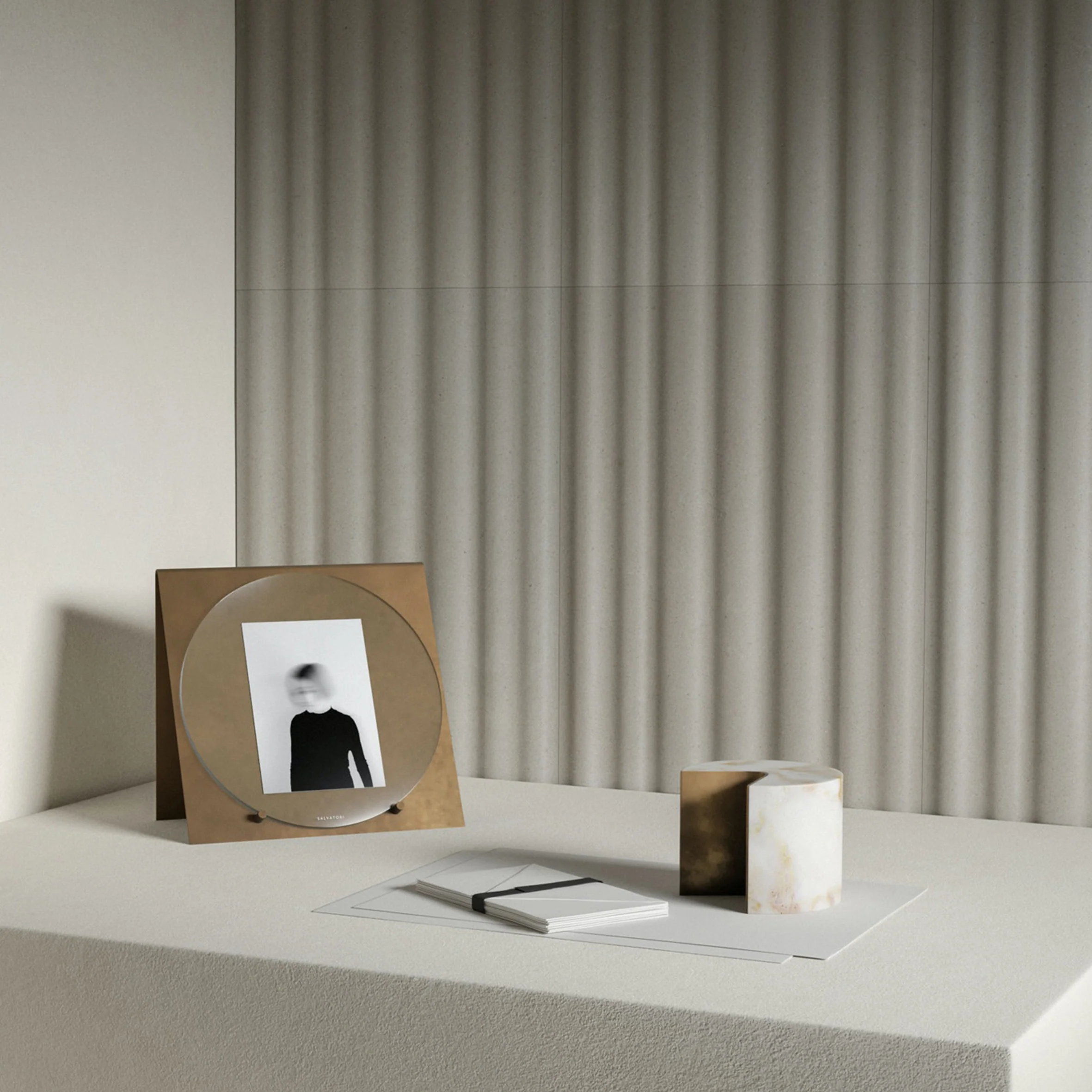 Balancing Photo Frame - Image 4