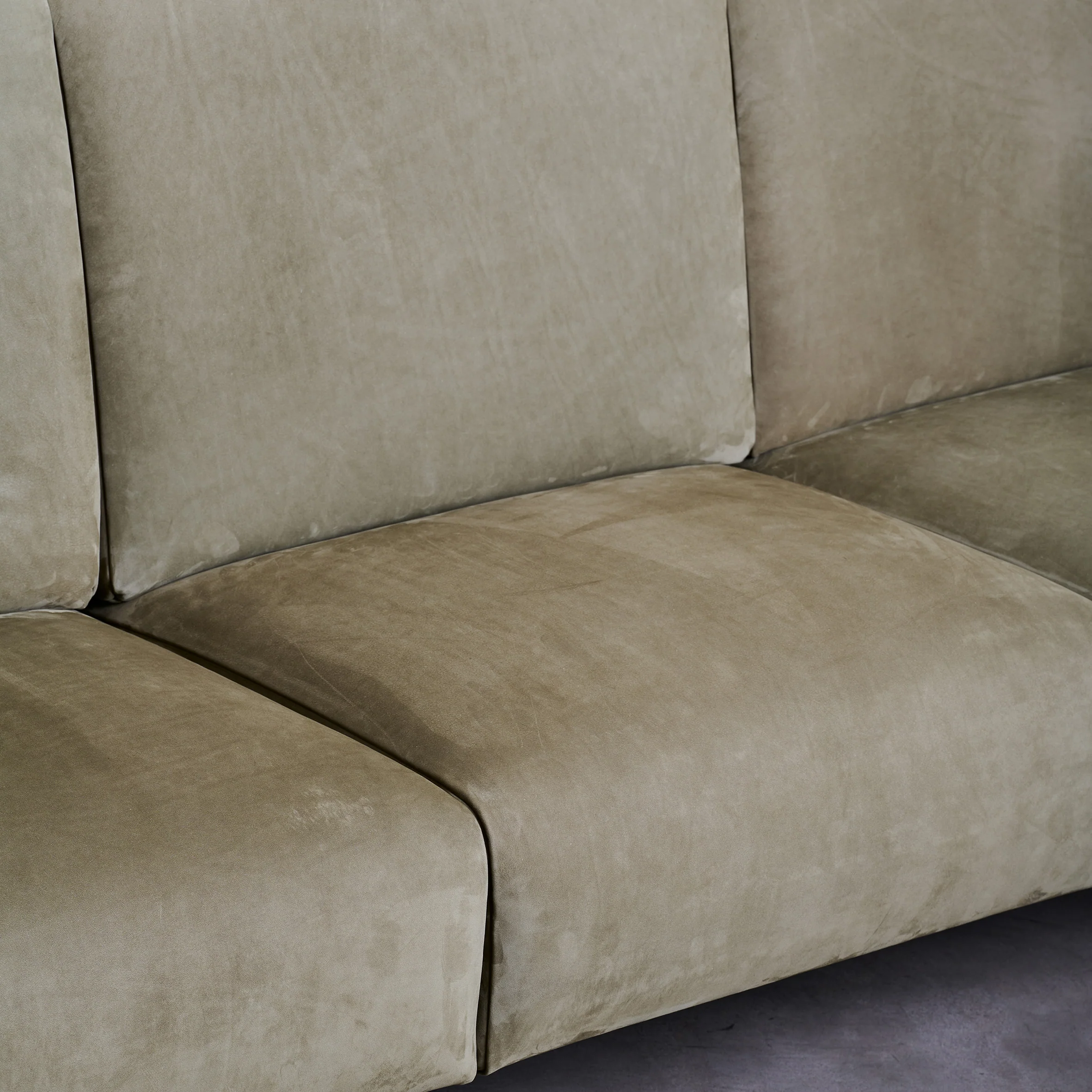 Bald Sofa - Image 6