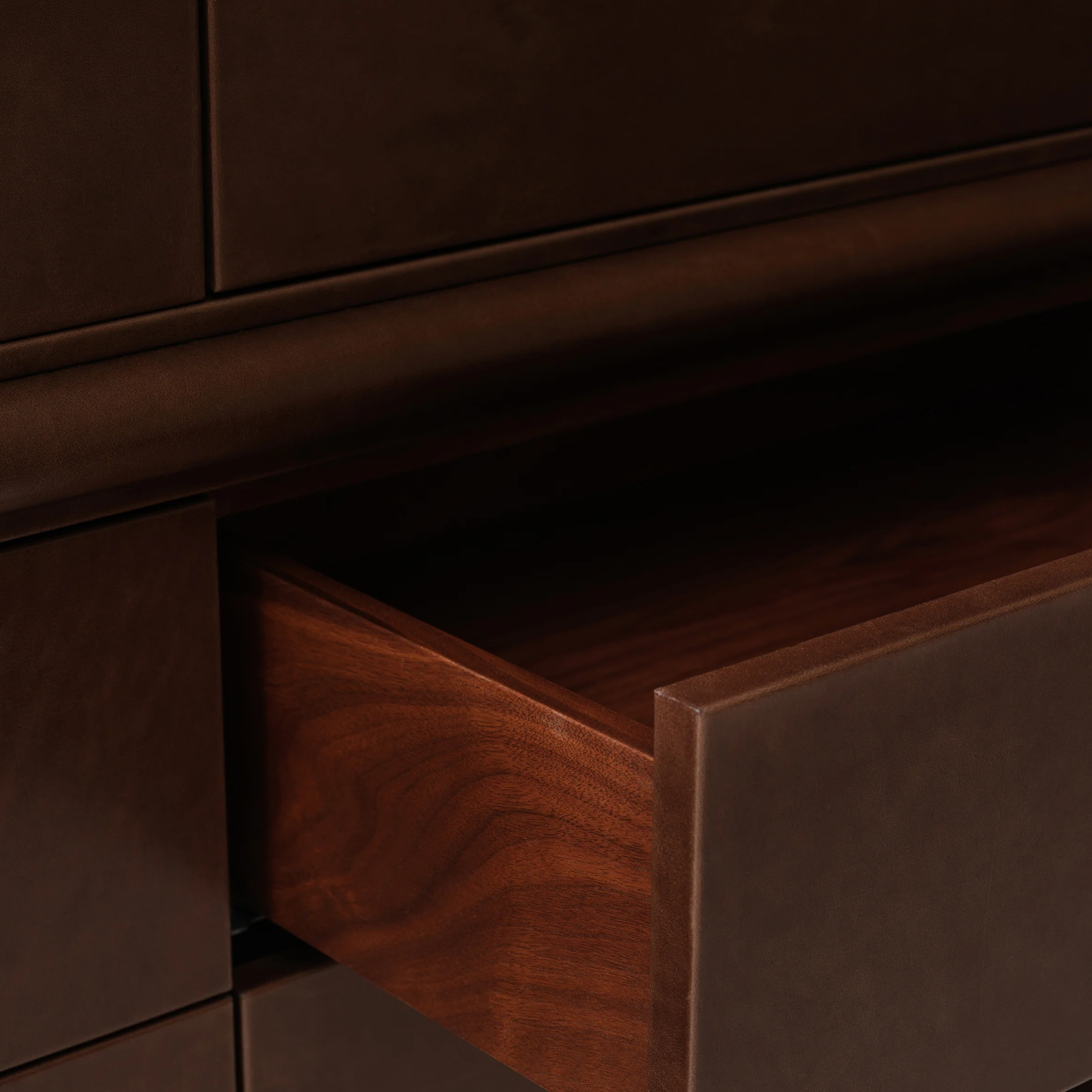 Bembo Wardrobe - Image 5