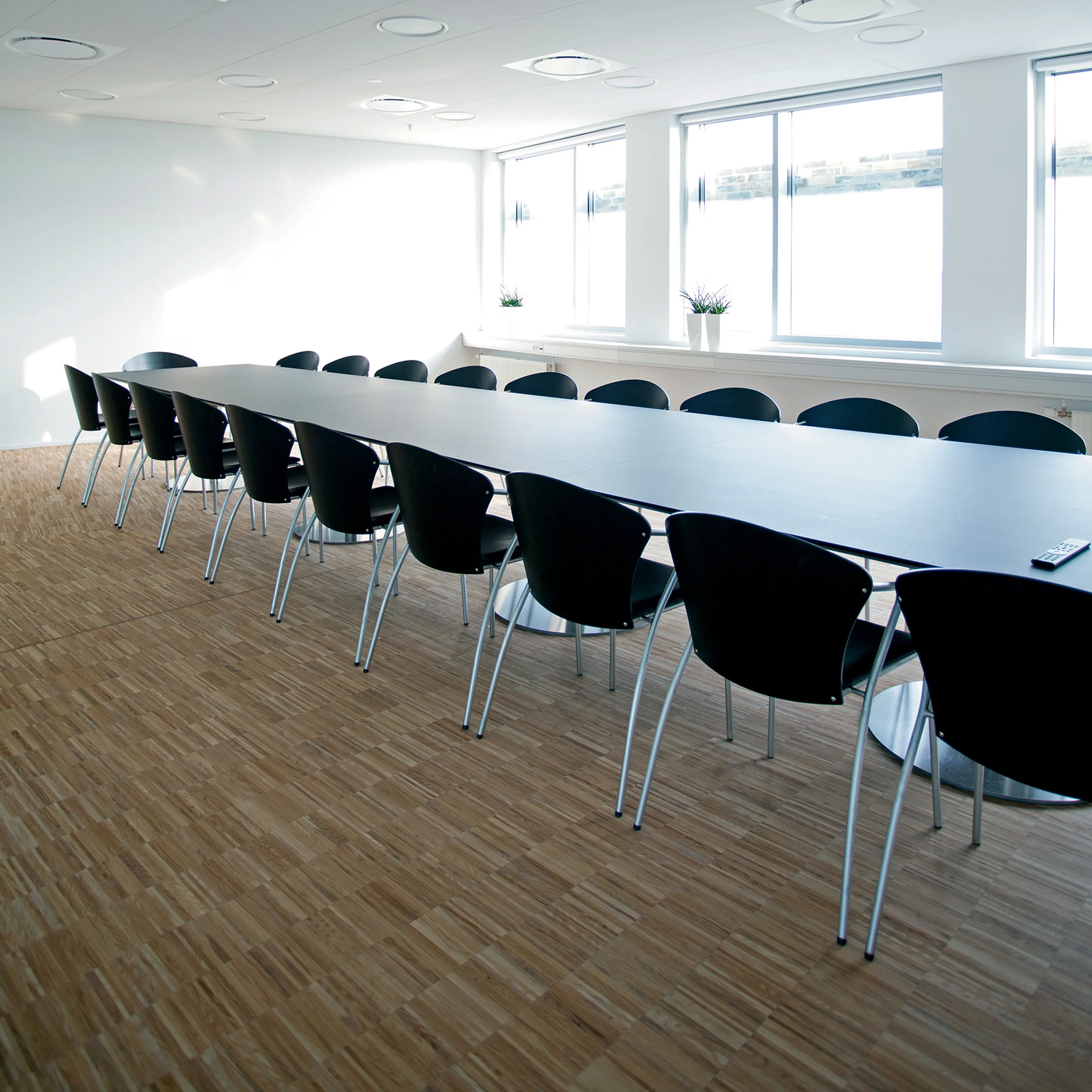 Bessi Chair - Image 11