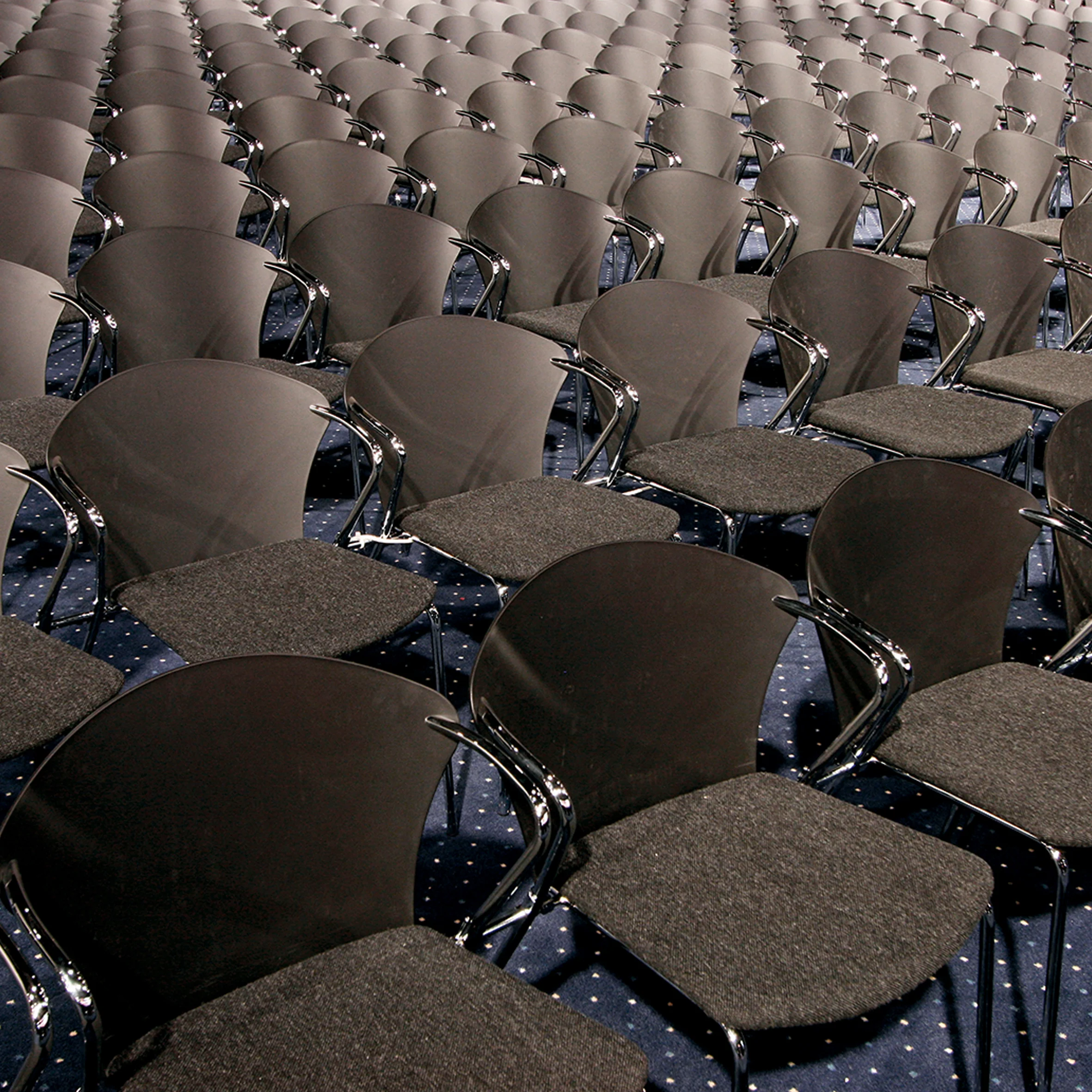 Bessi Chair - Image 9