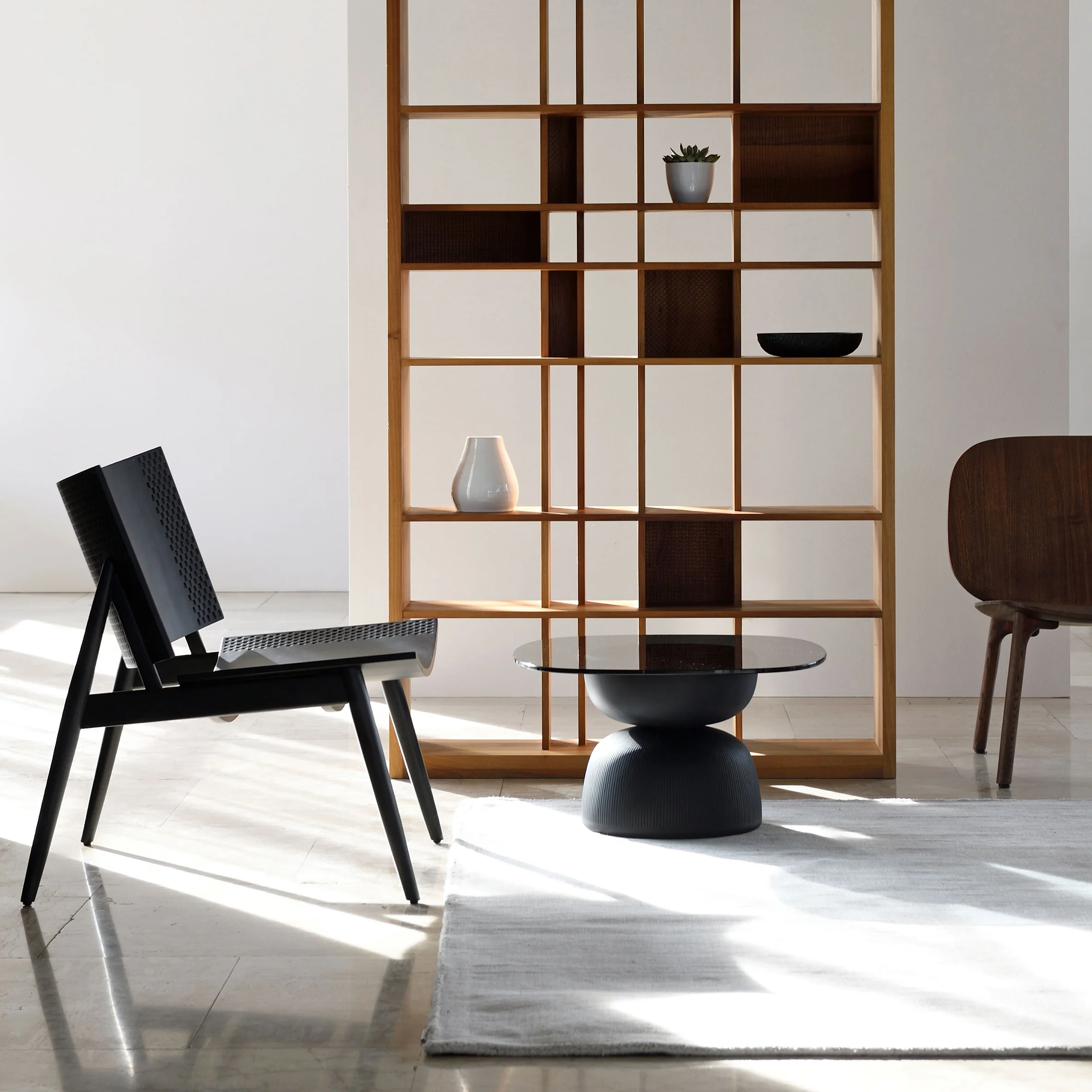 Dama-T Lounge Chair - Image 3