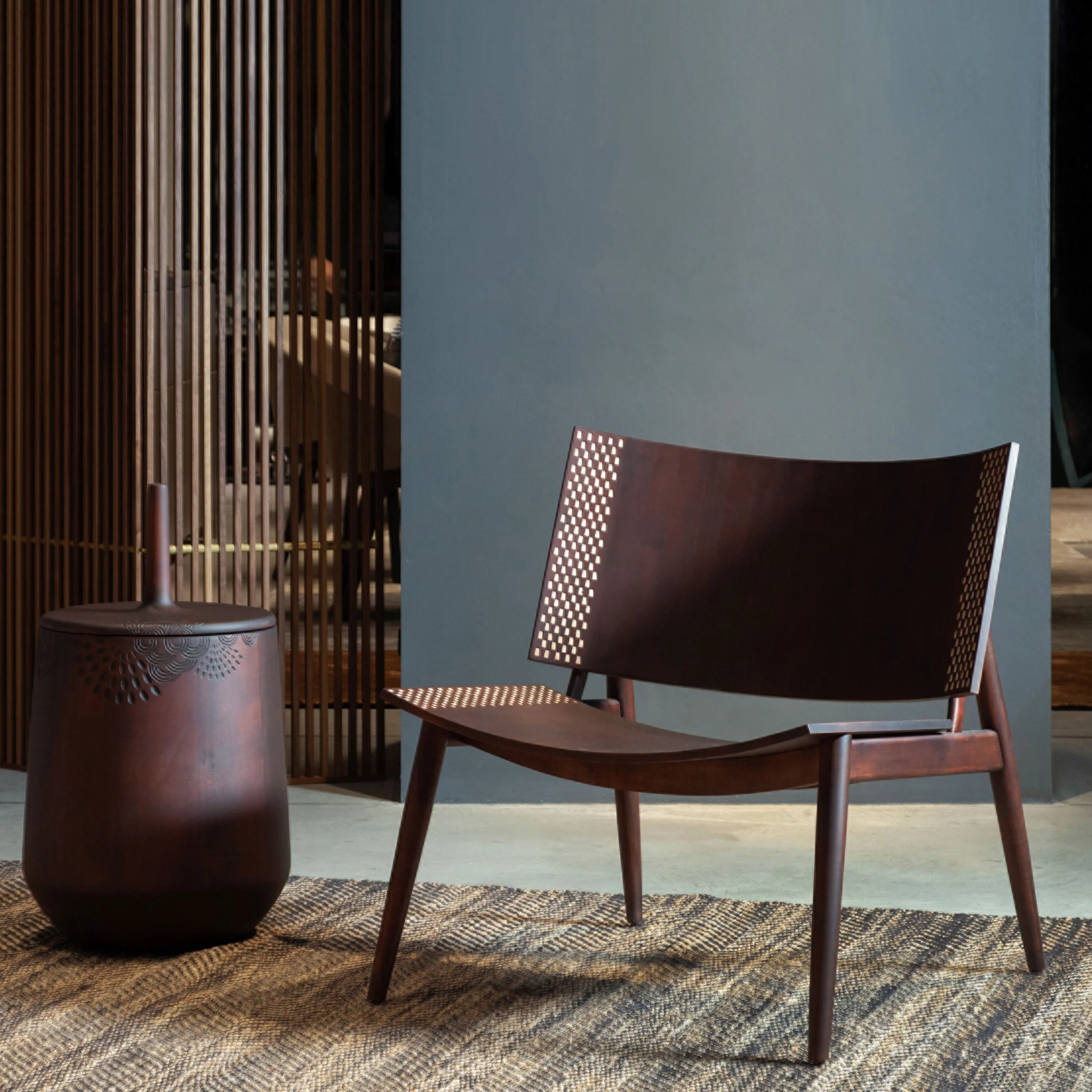Dama-T Lounge Chair - Image 4