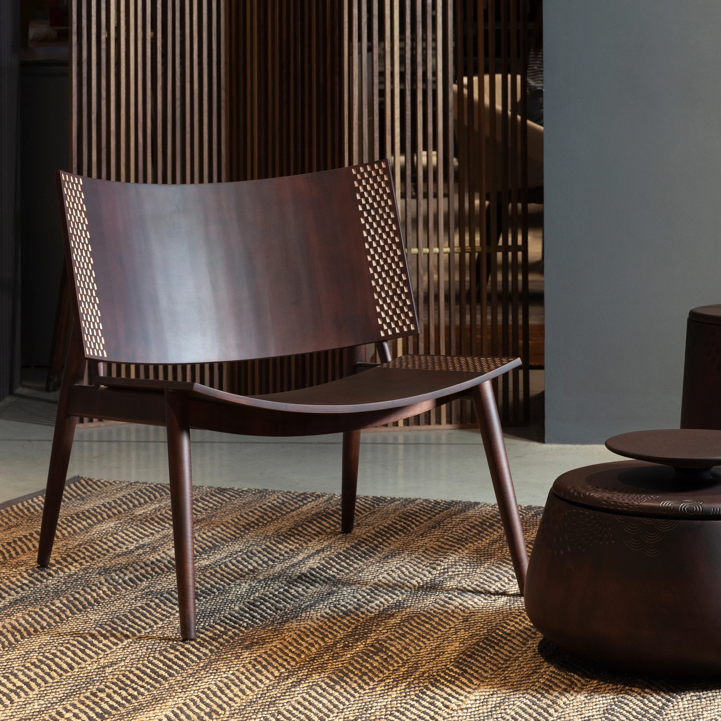 Dama-T Lounge Chair - Image 5