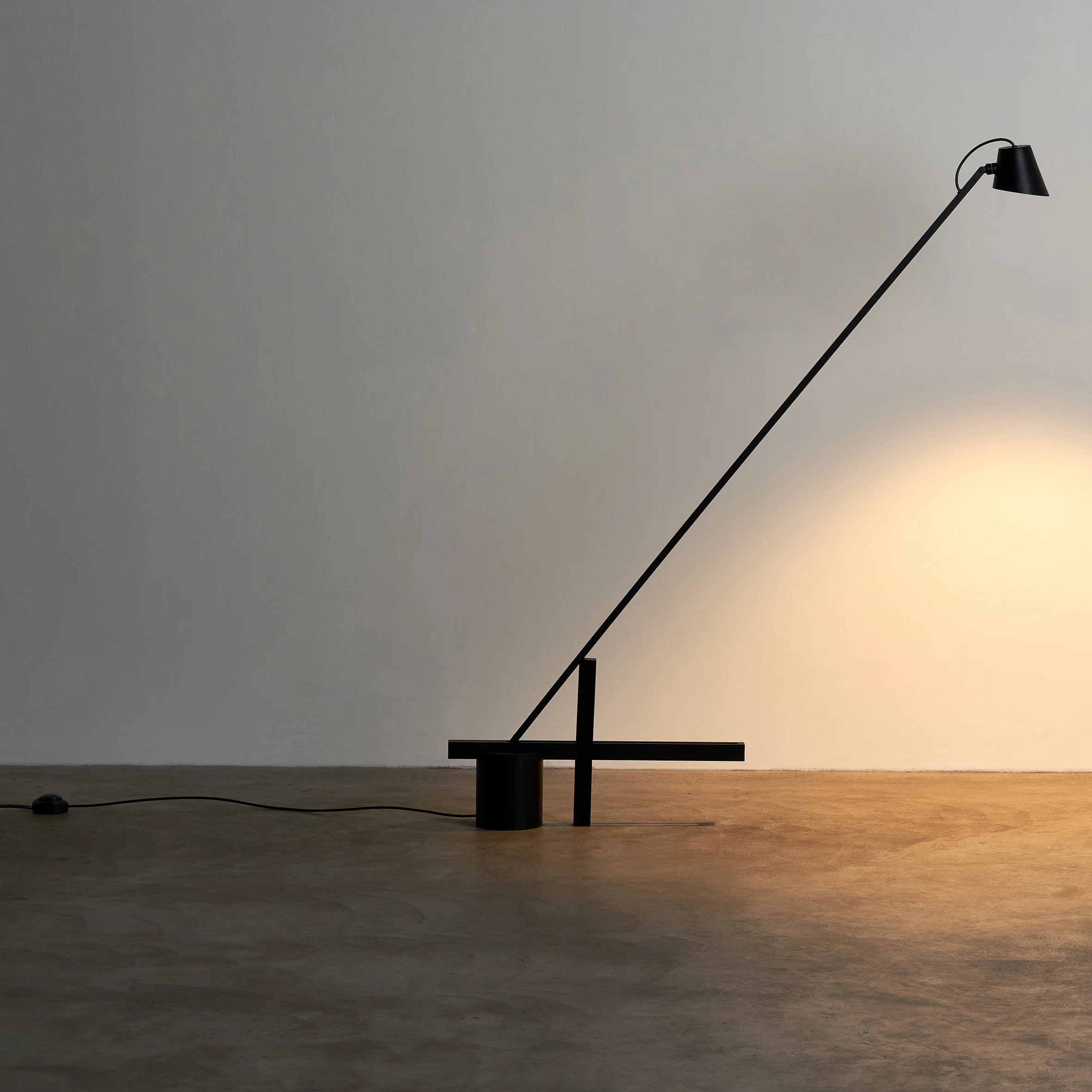 Diag Plus Floor Lamp - Image 3