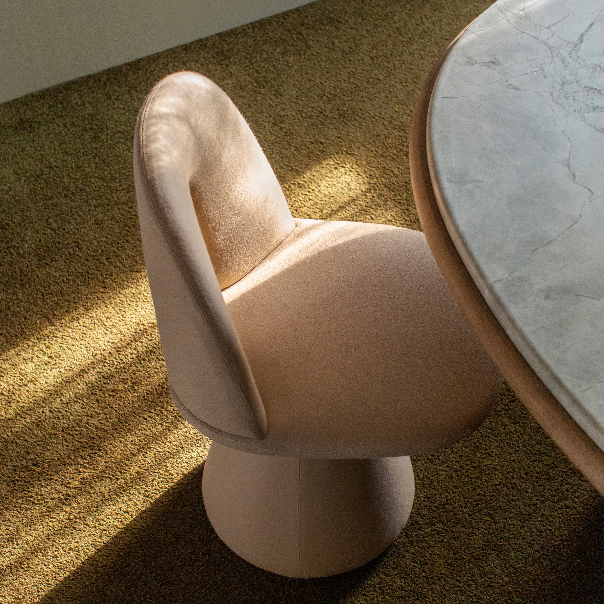 Doublé R Dining Table - Image 8