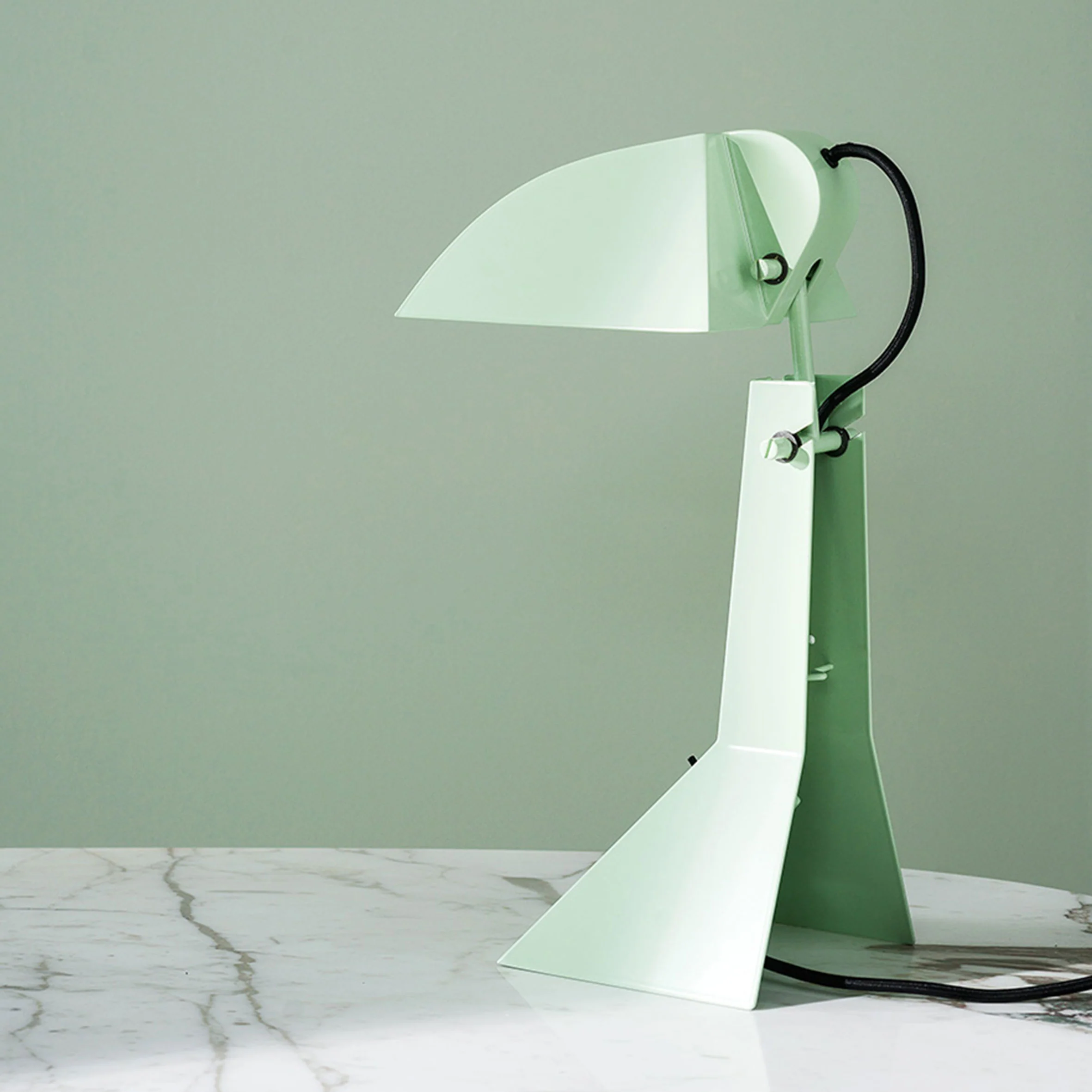 E63 Table Lamp - Image 10