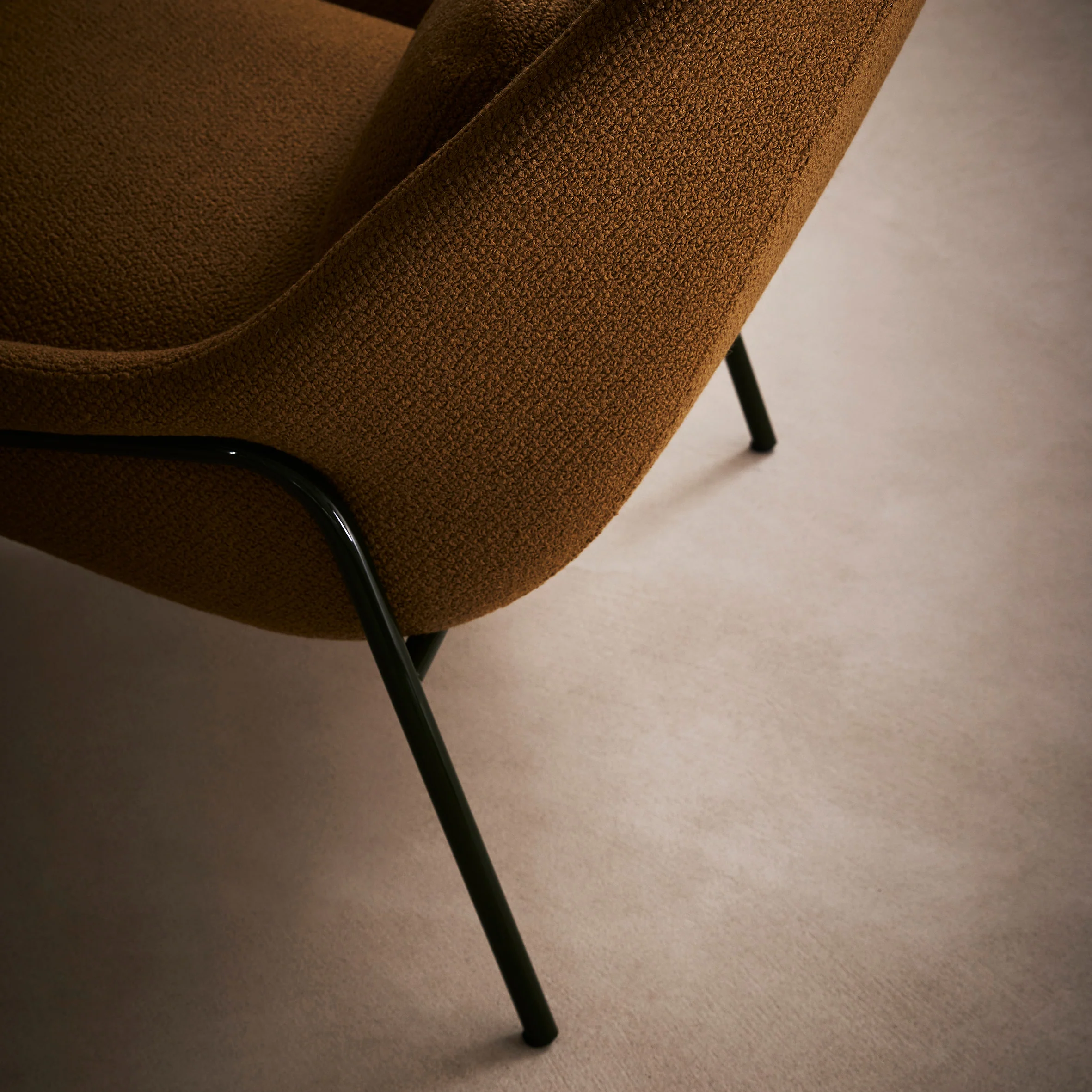 Fency Lounge Chair - Image 2