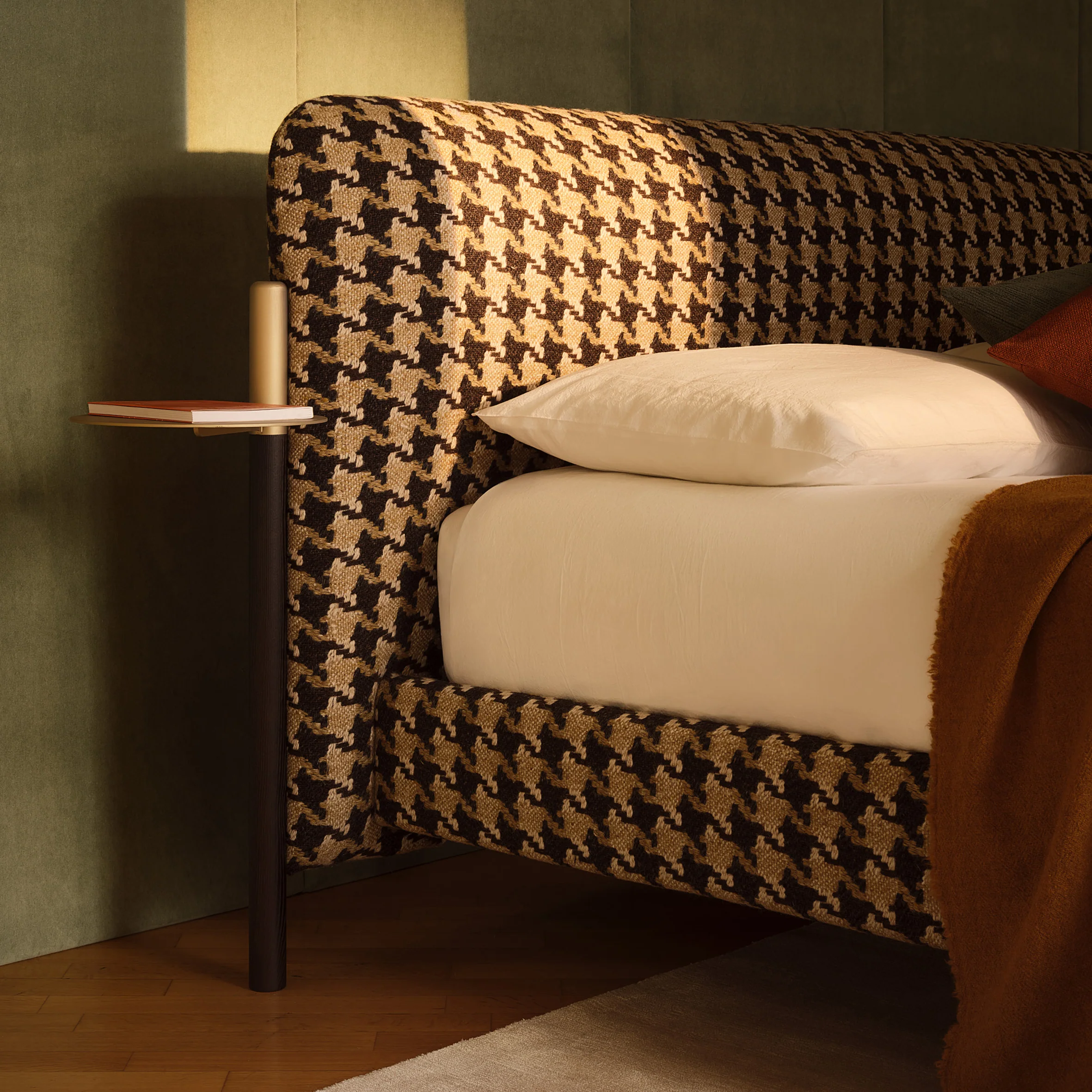 Flag Bed With Footboard - Image 2