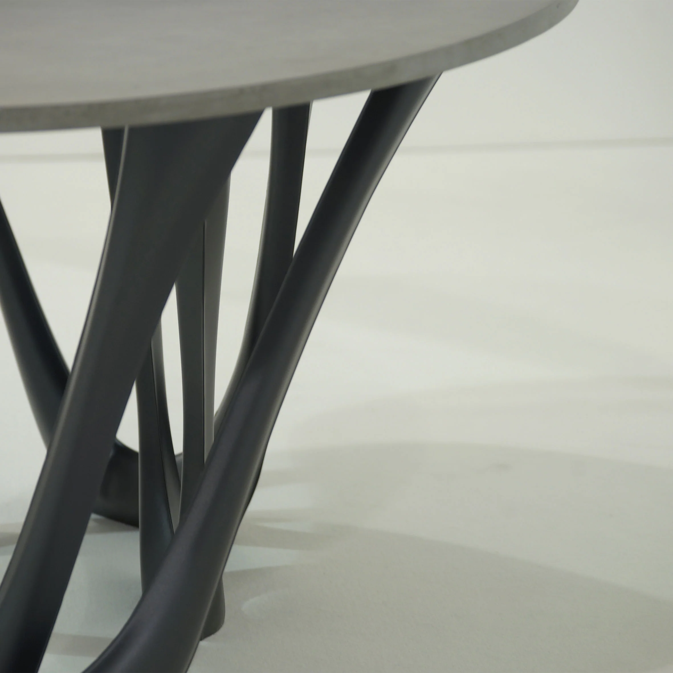 G-Table Concrete - Image 3