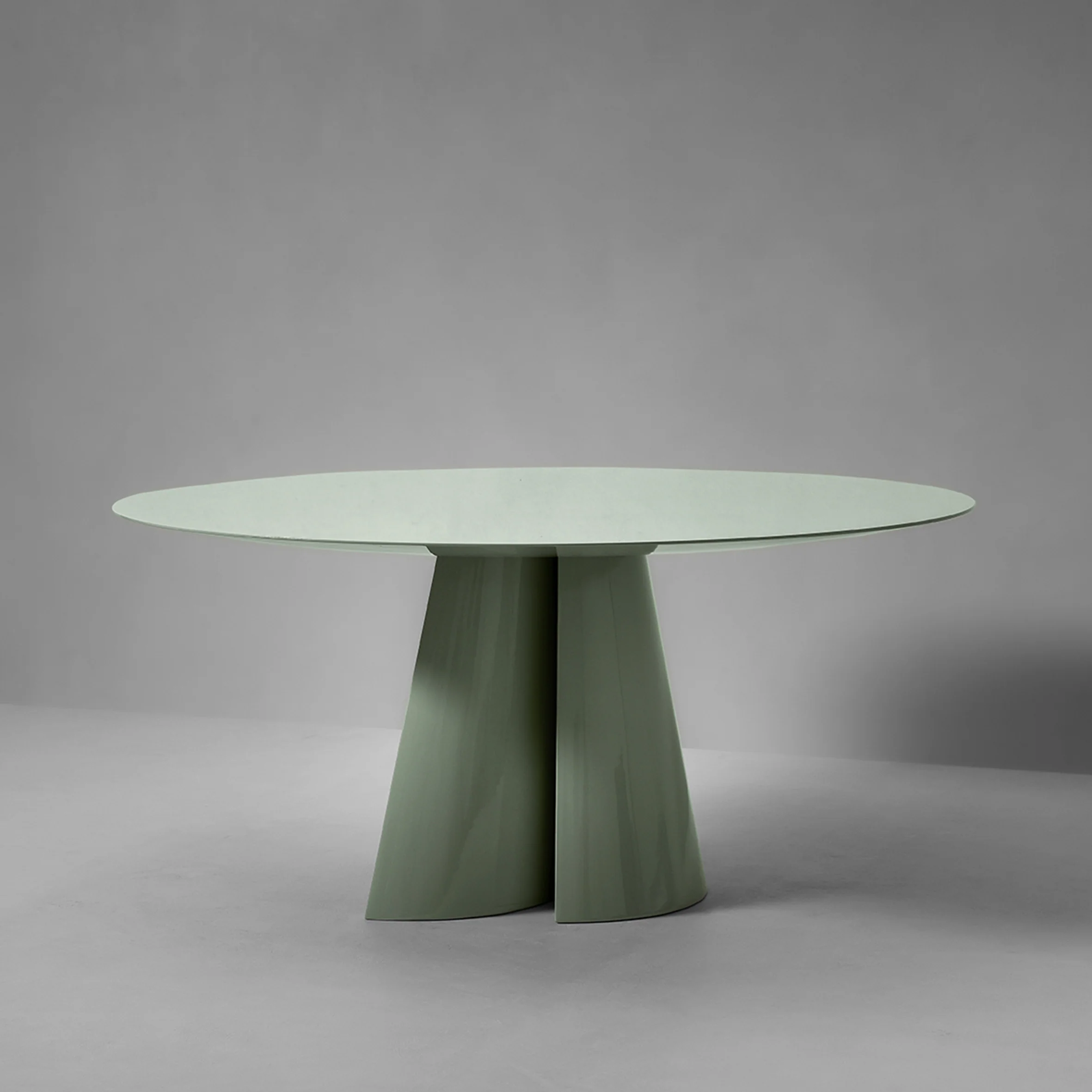 GOT Round Dining Table - Image 5
