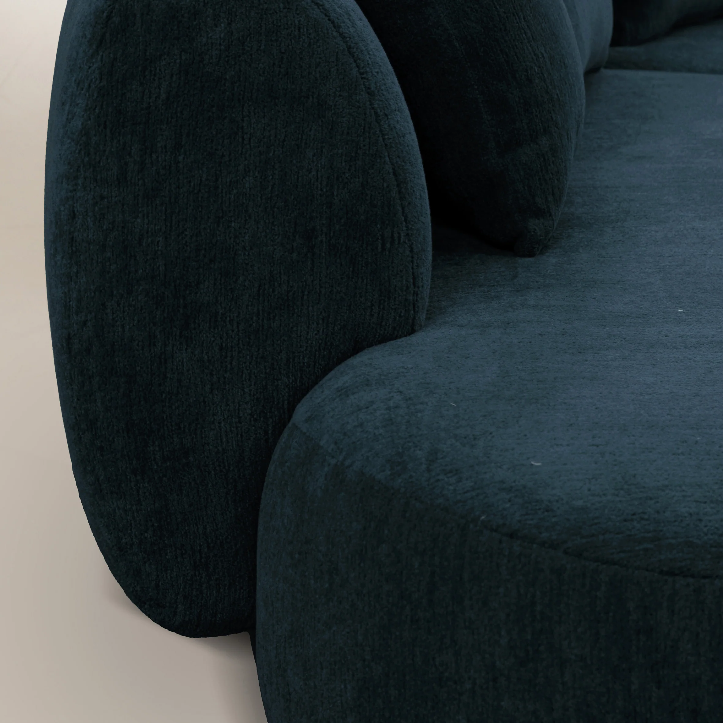 Hug 2 Seater Curved Sofa - Image 10