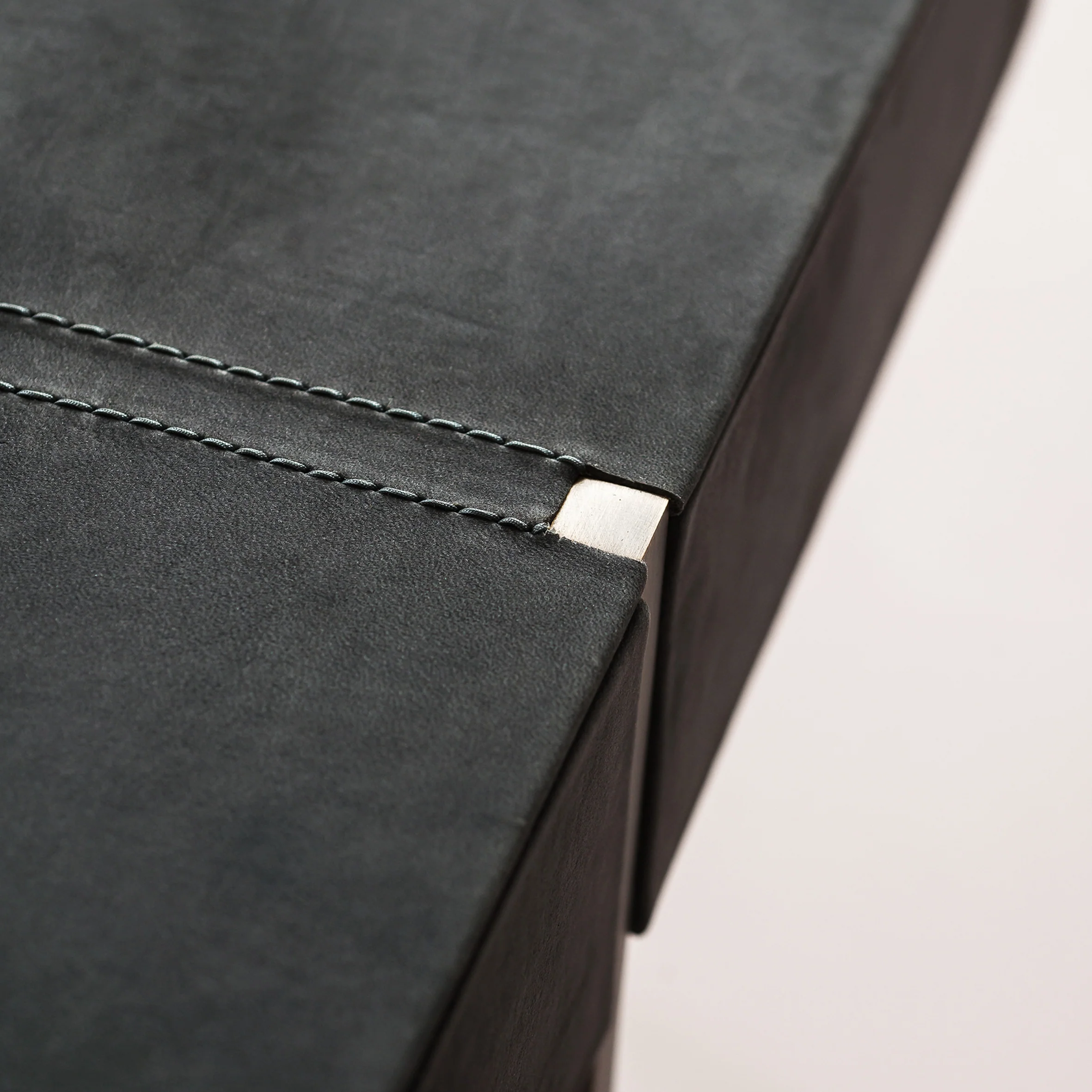 Icaro Night Table - Image 4