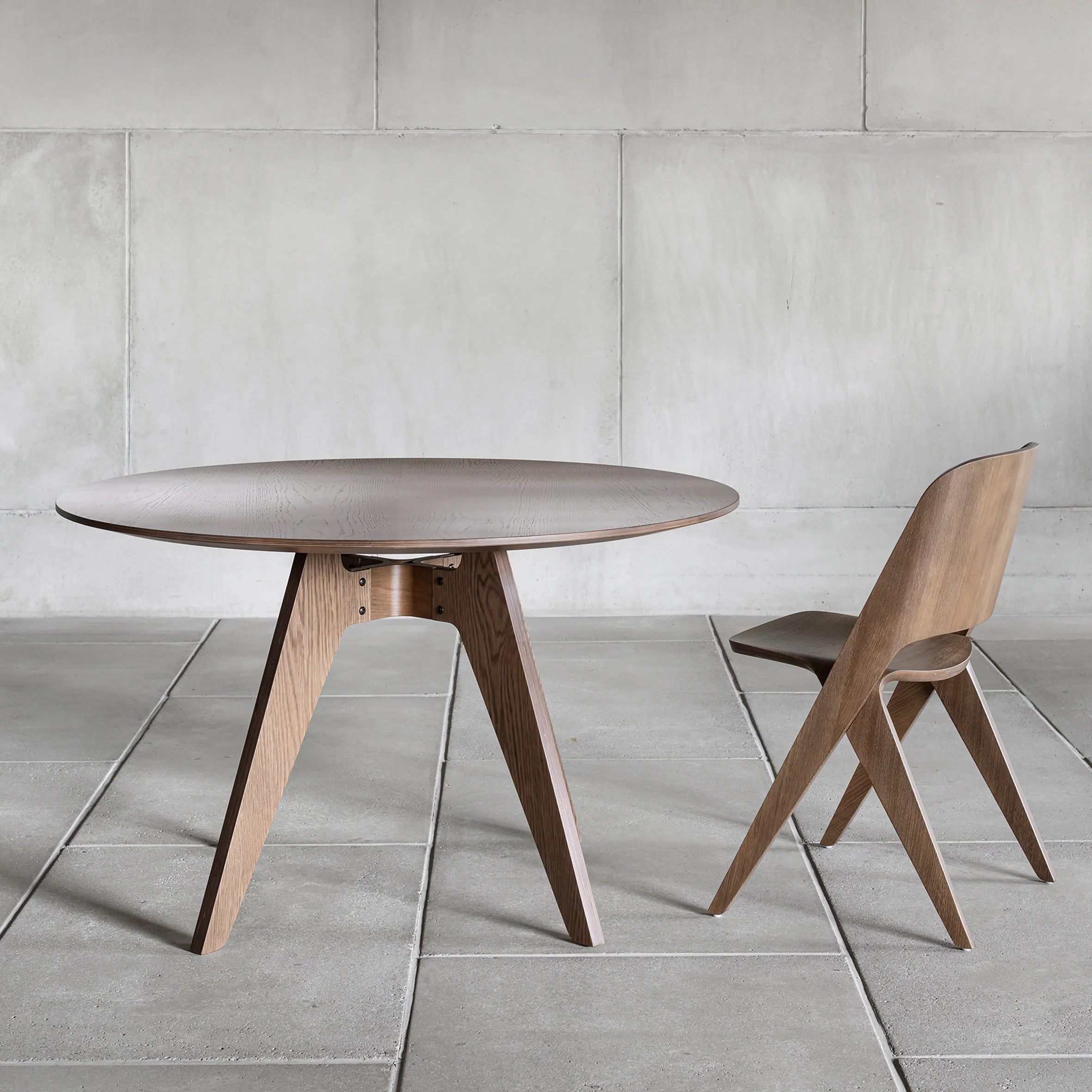 Lavitta Round Table - Image 10