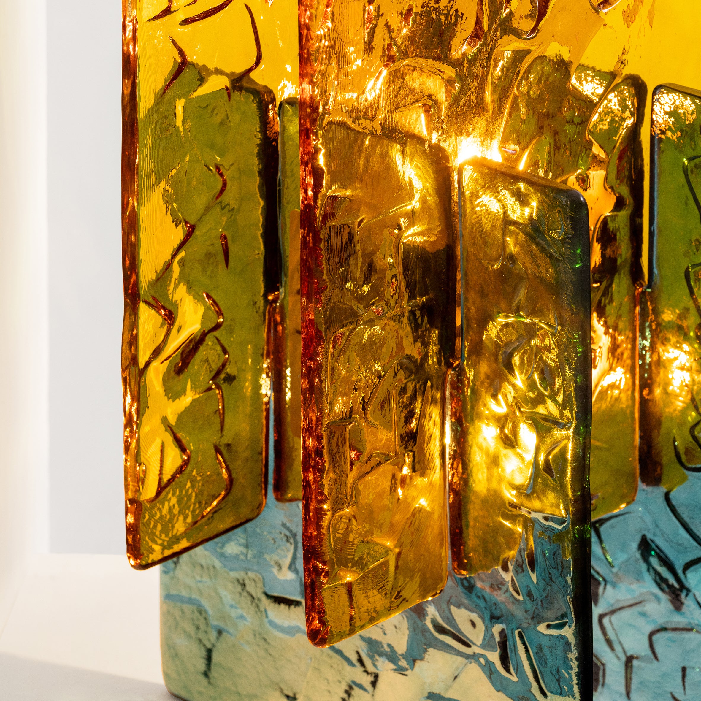 Linetta Table Lamp - Image 4