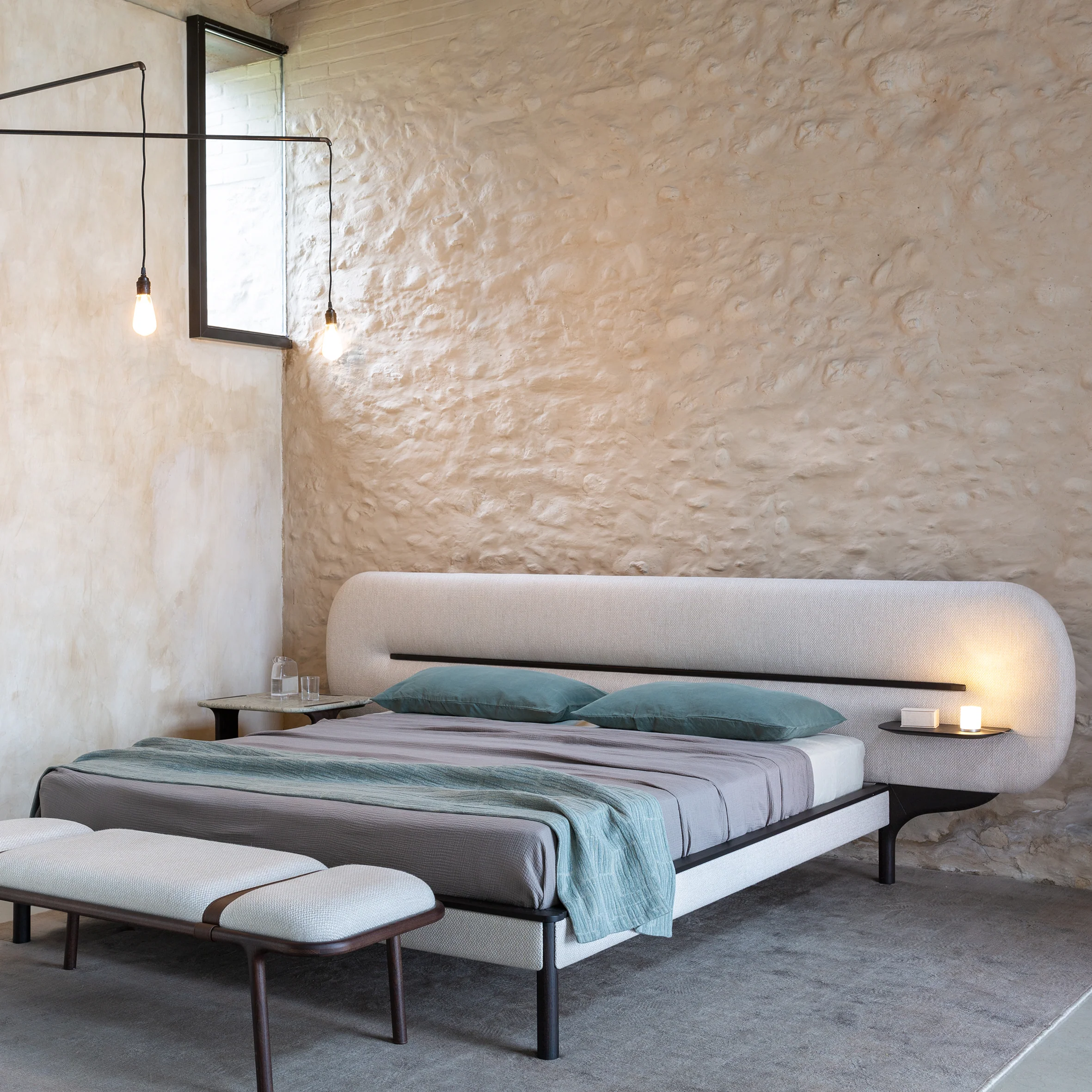 Lips Bed - Image 6