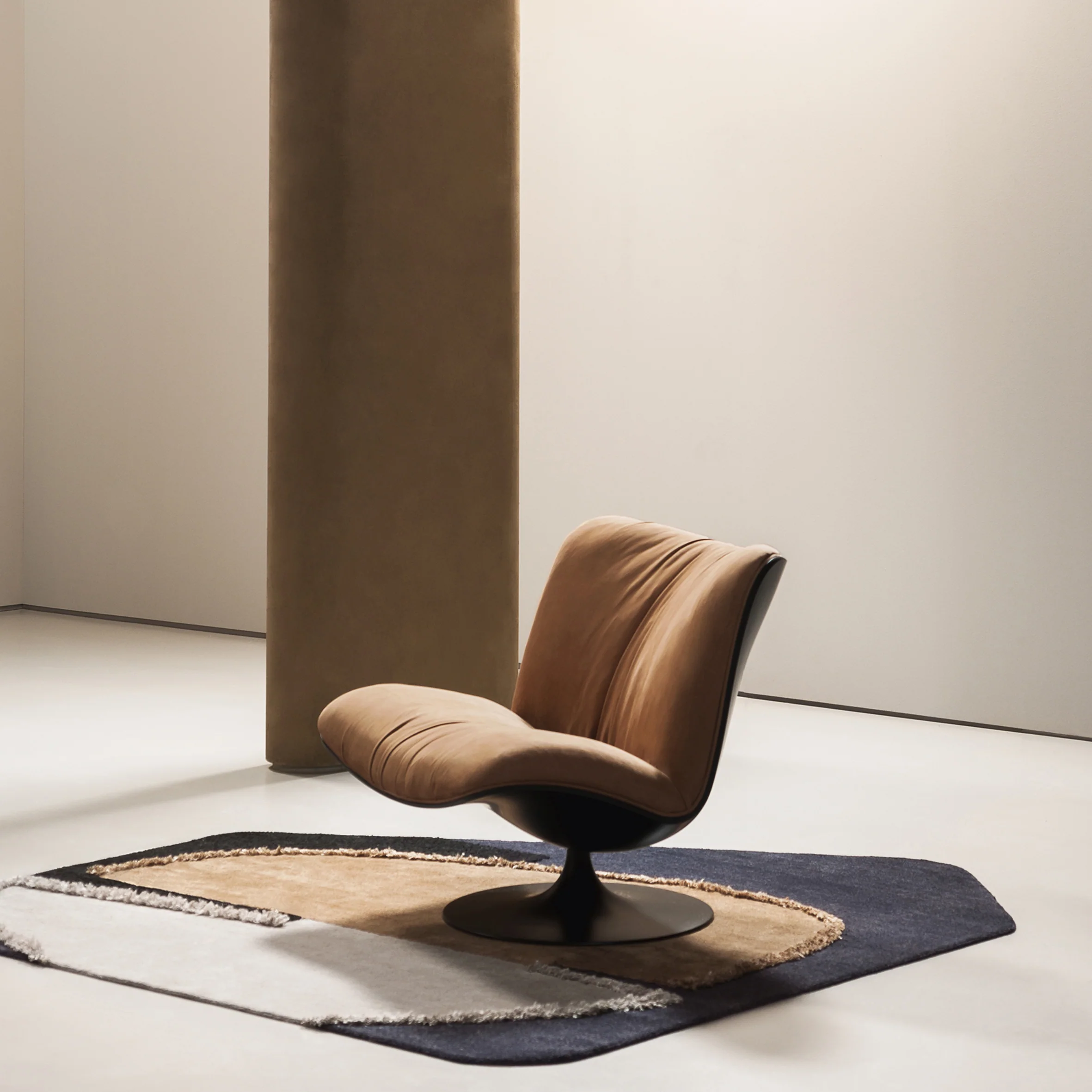 Marilyn Lounge Chair - Image 4