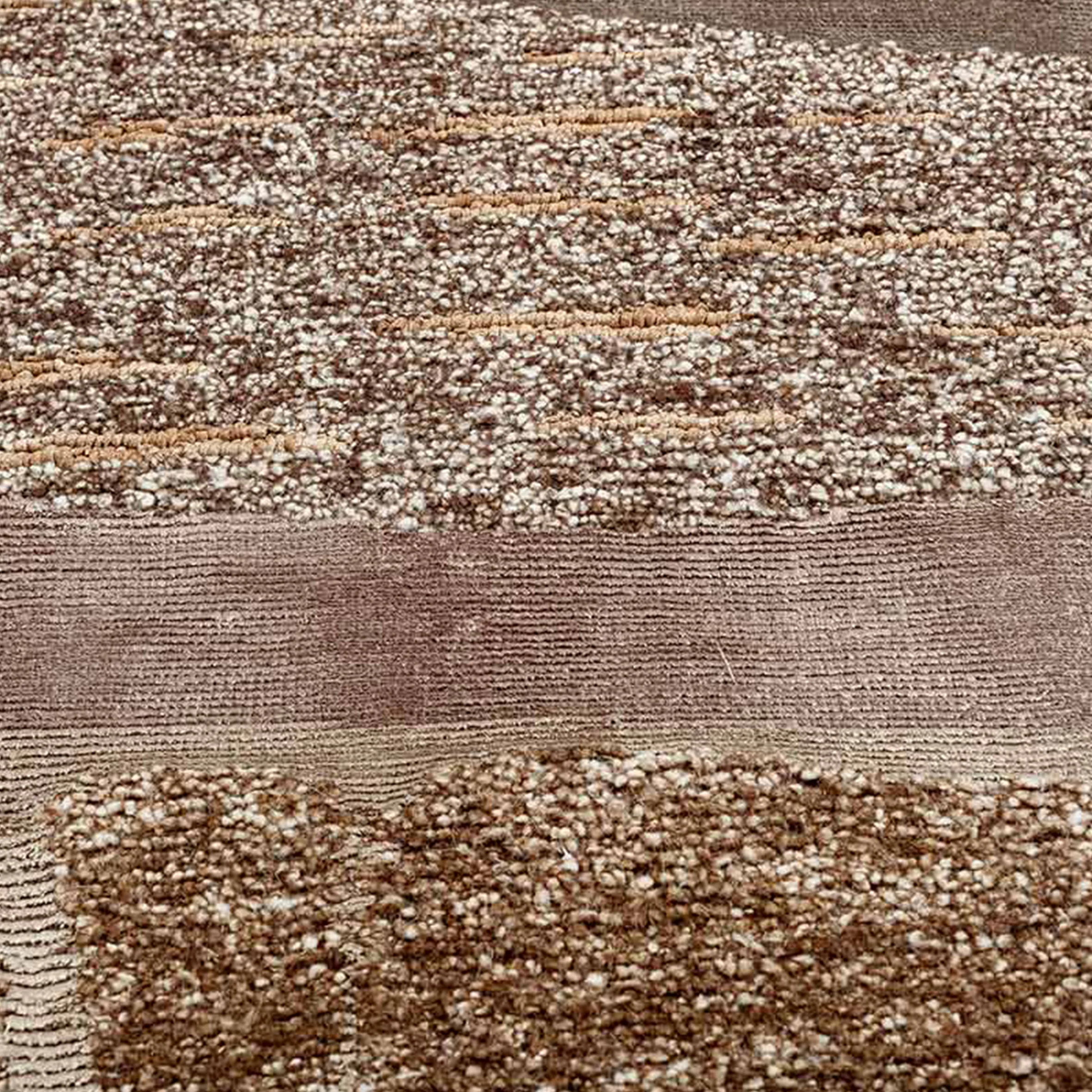 Monolito Quartz Rug - Image 3
