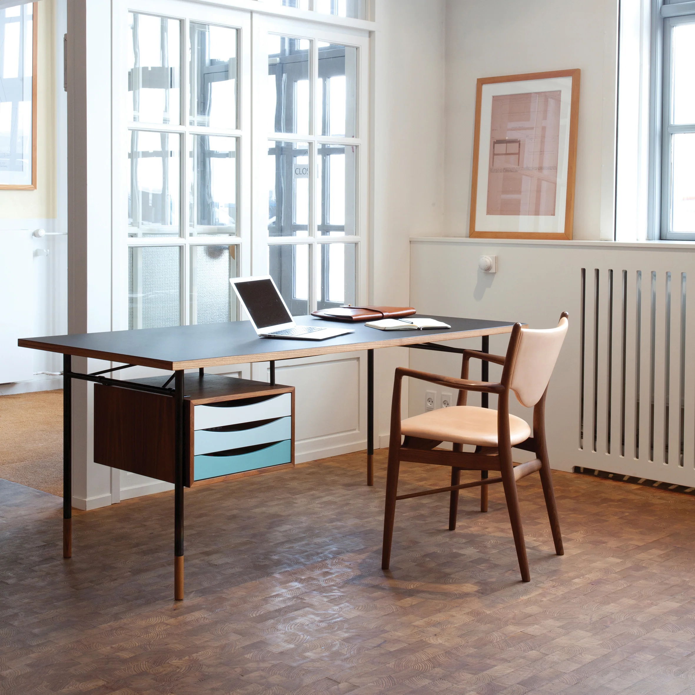 Nyhavn Desk - Image 12