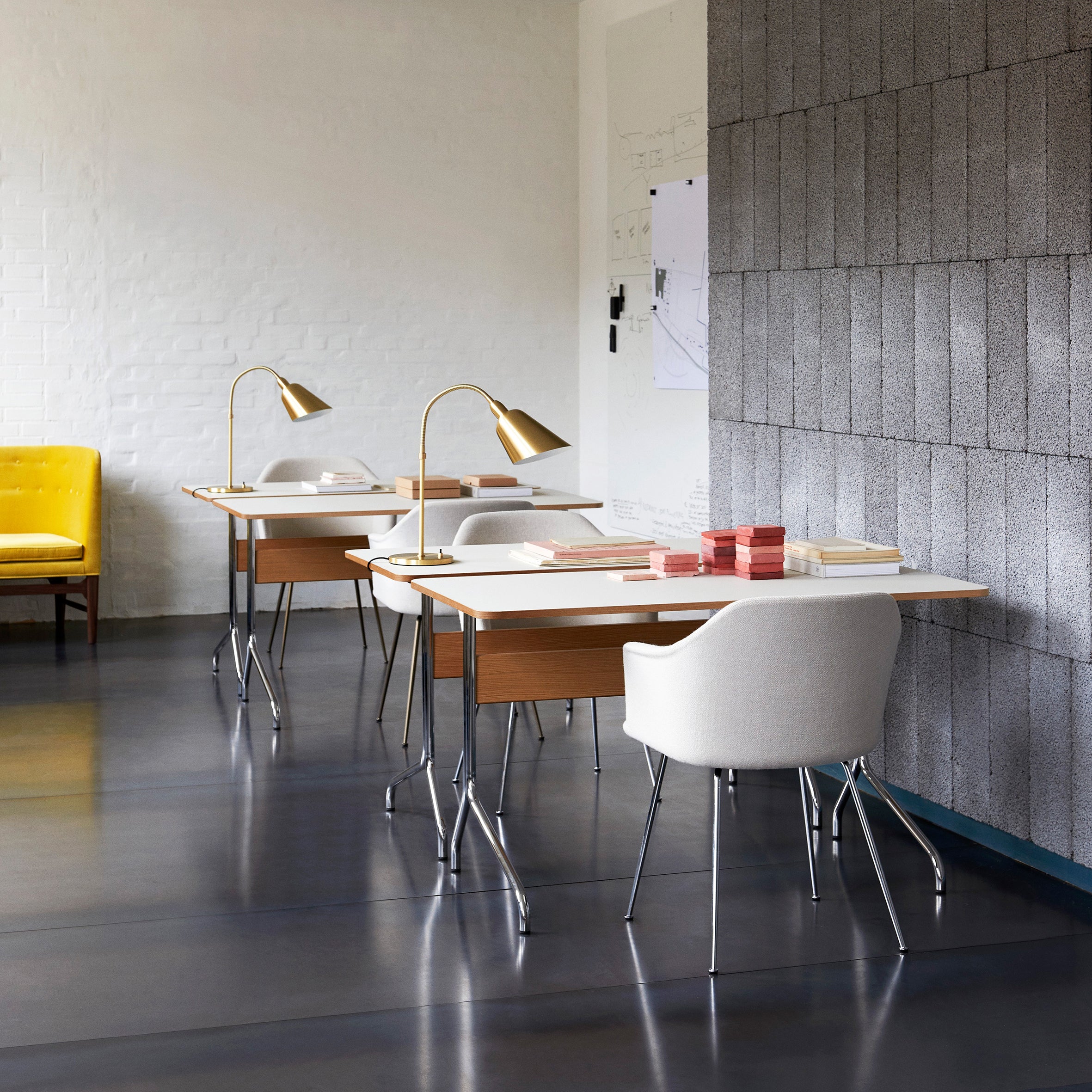 Pavilion Desk AV16 - Image 9