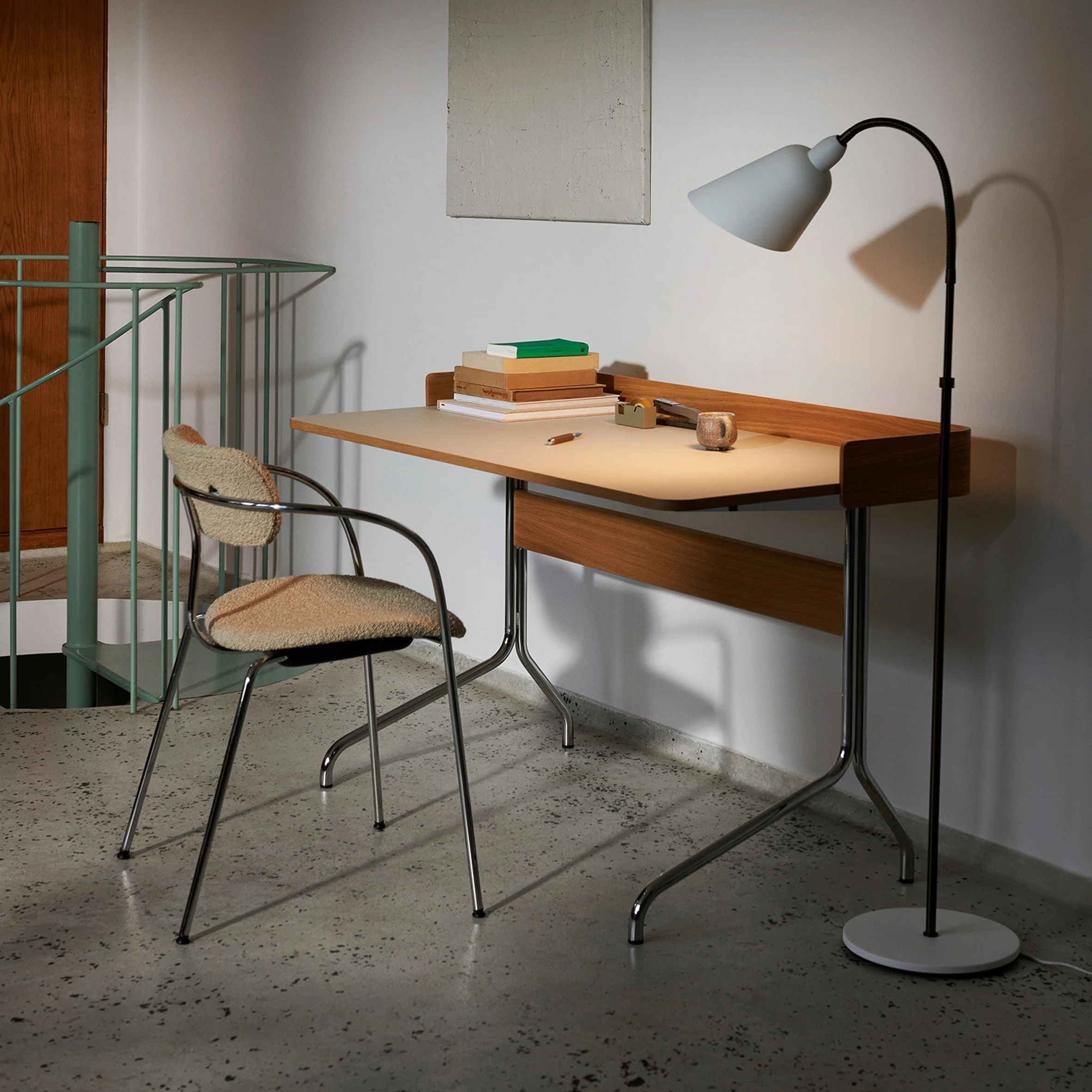 Pavilion Desk AV17 - Image 8