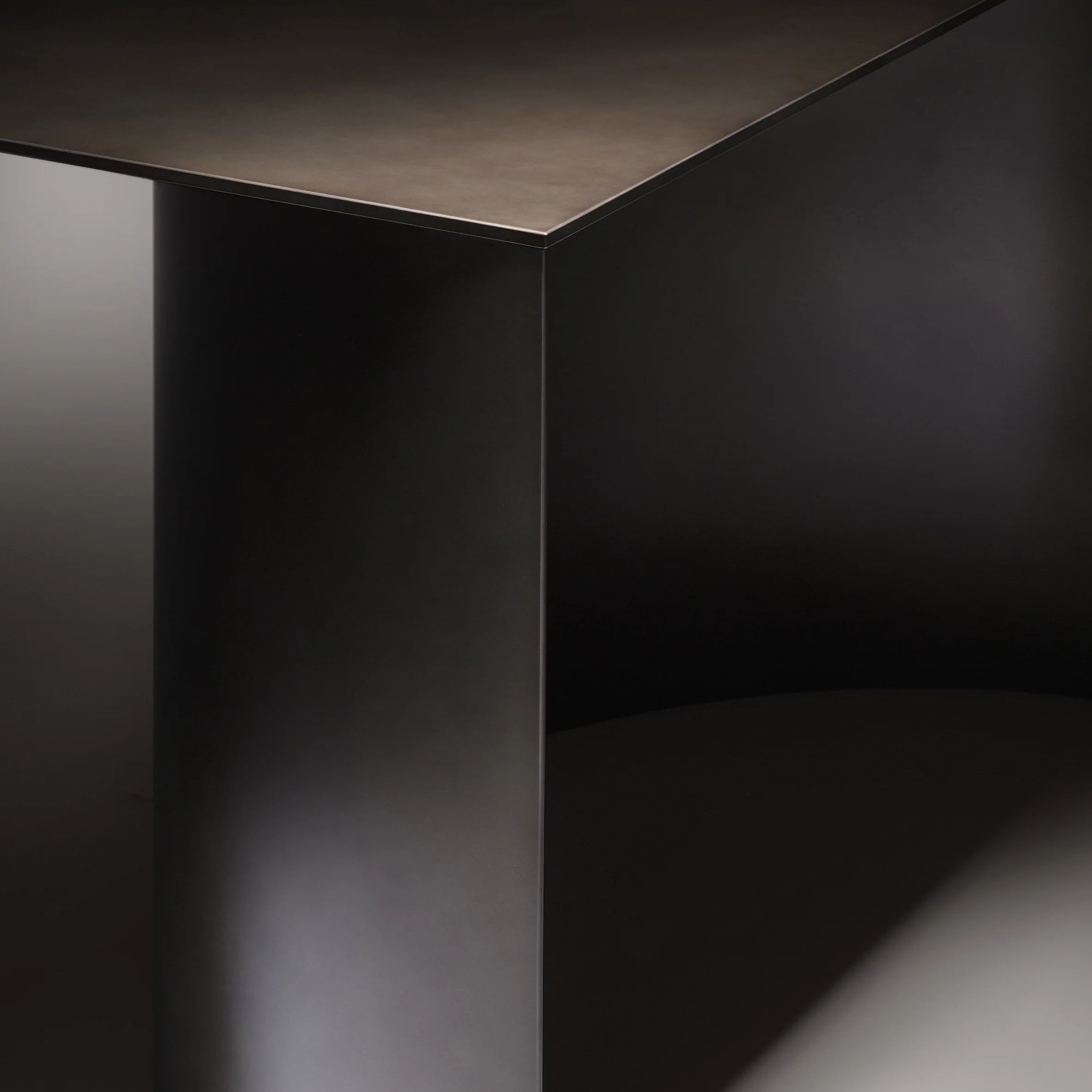 Plateaux of Mirror Dining Table - Image 3