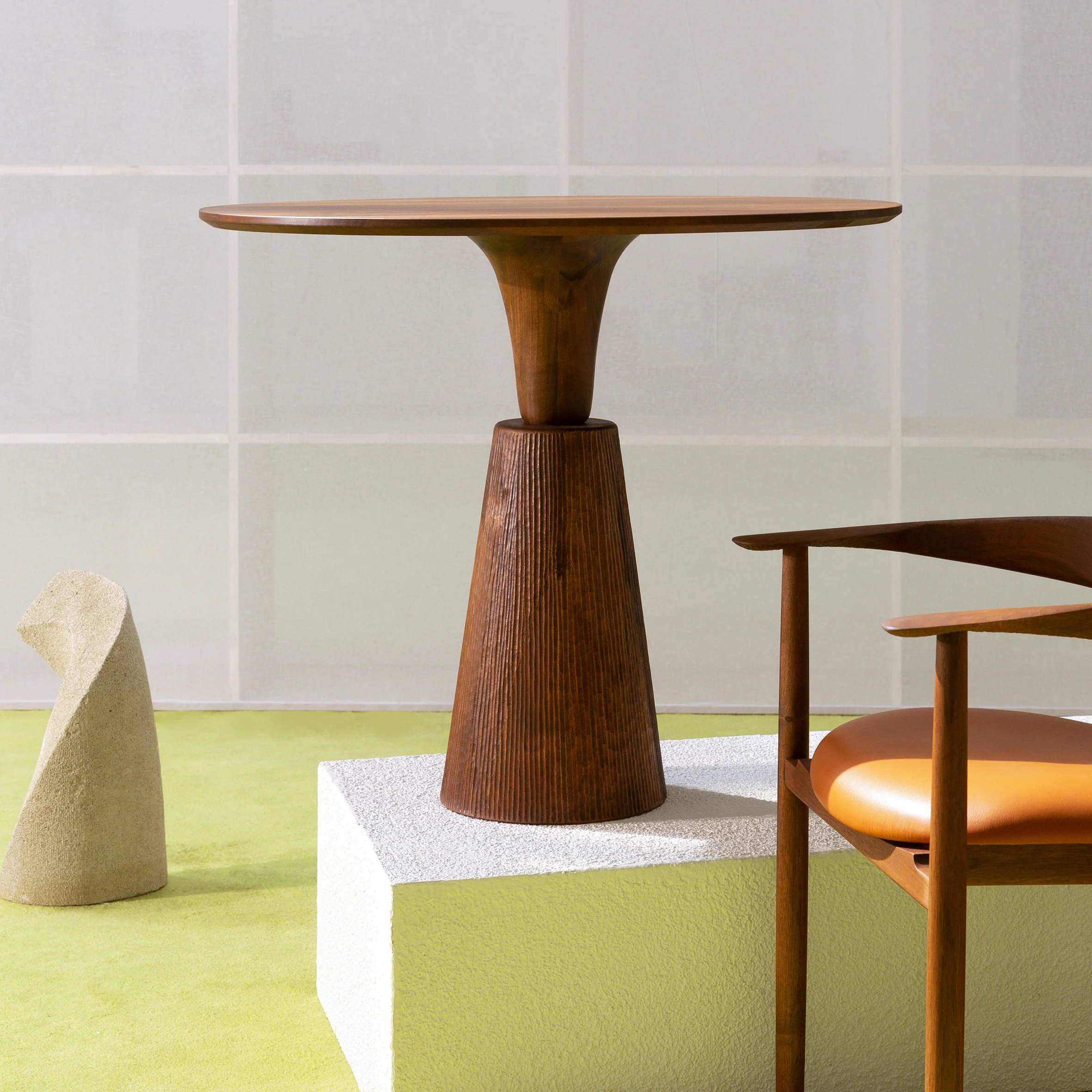 Pointe Lounge Table - Image 3