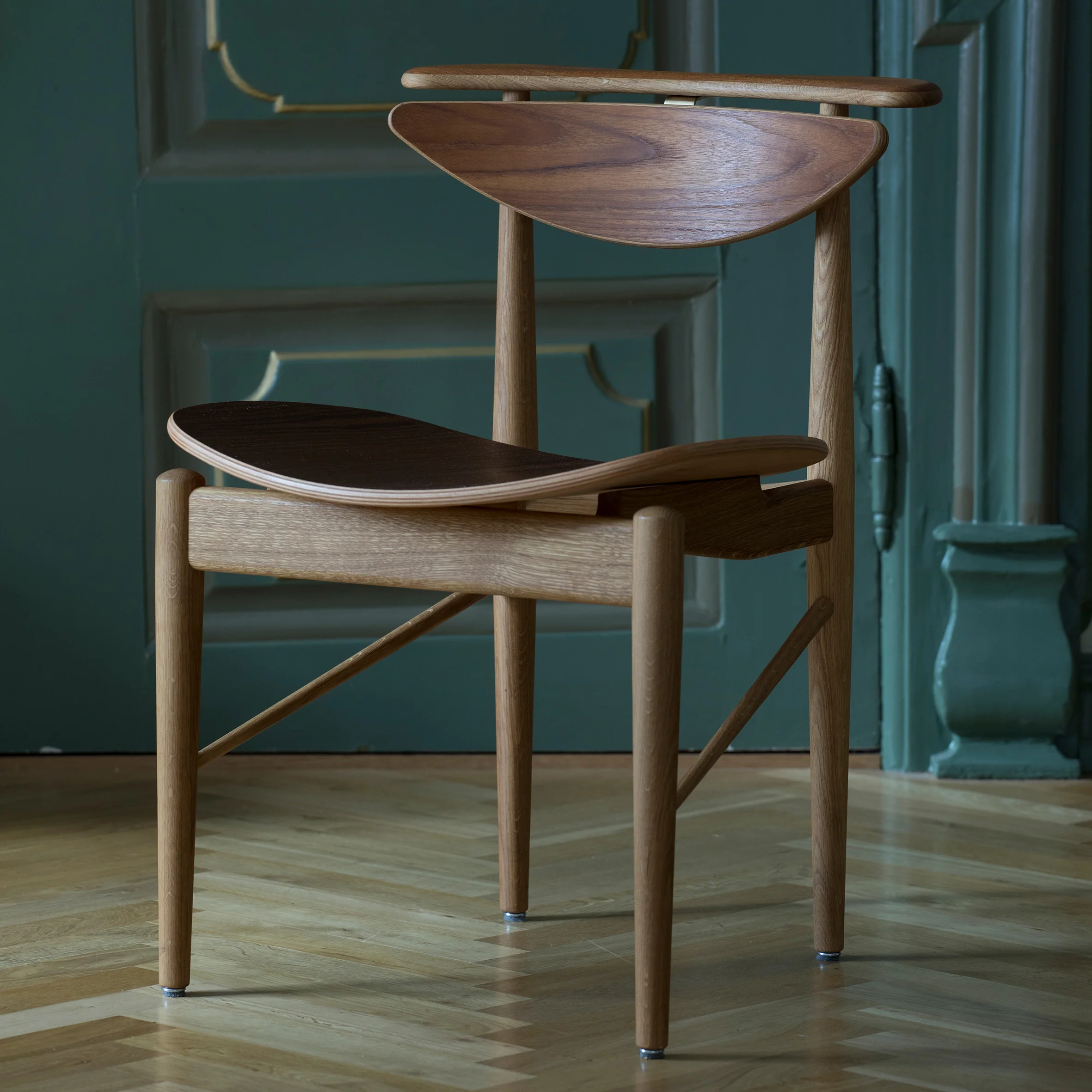 Reading Chair - Image 18