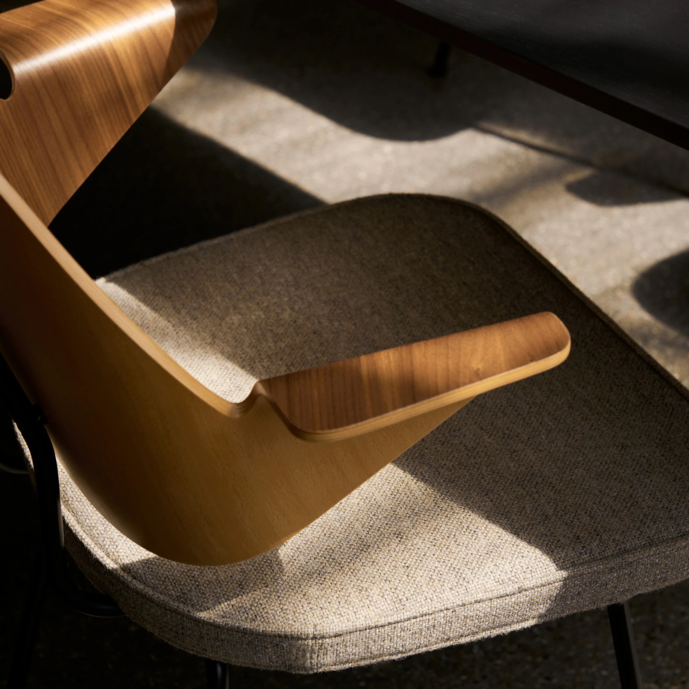 RFH Lounge Chair RD8 - Image 6
