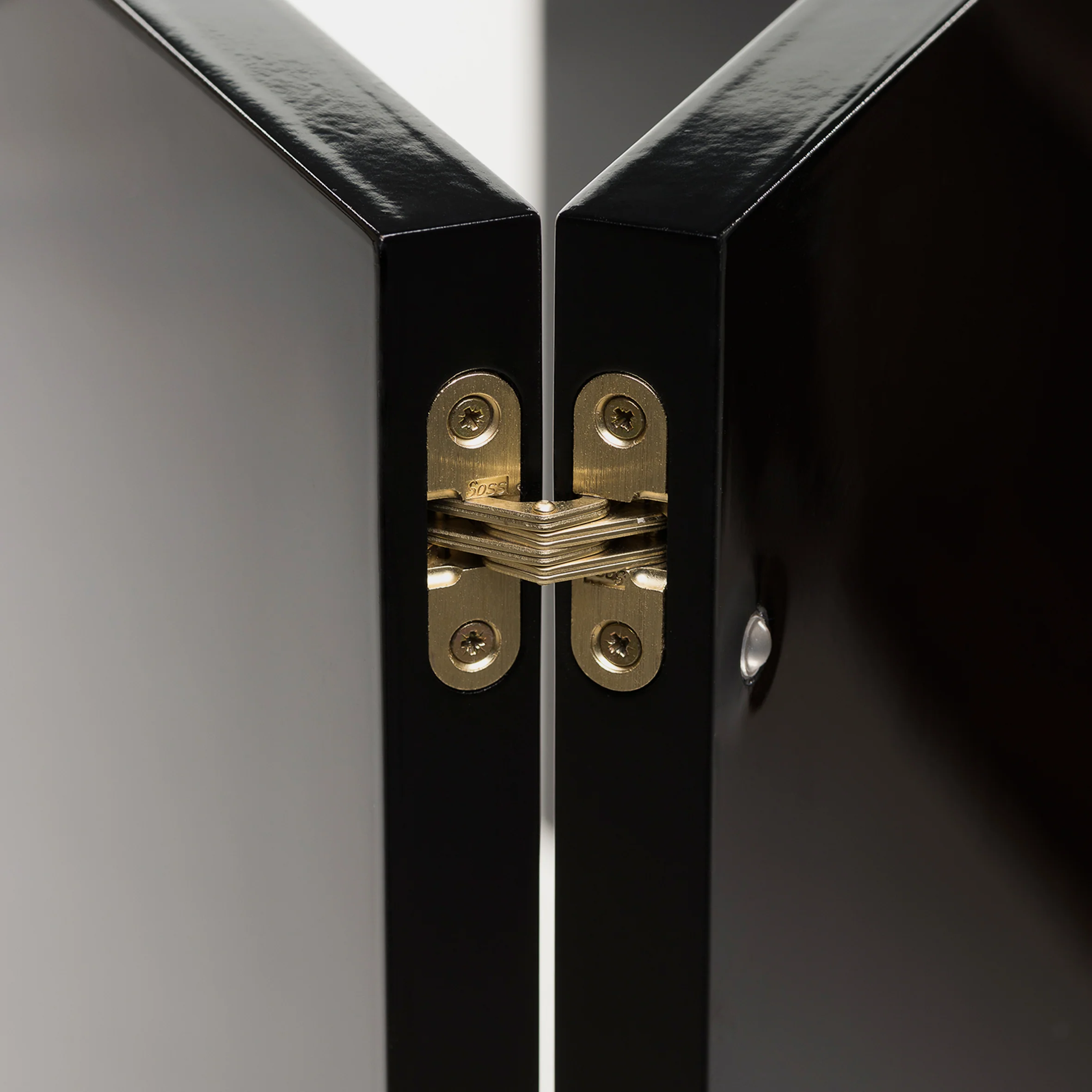 Trunk Cabinet - Low - Image 18