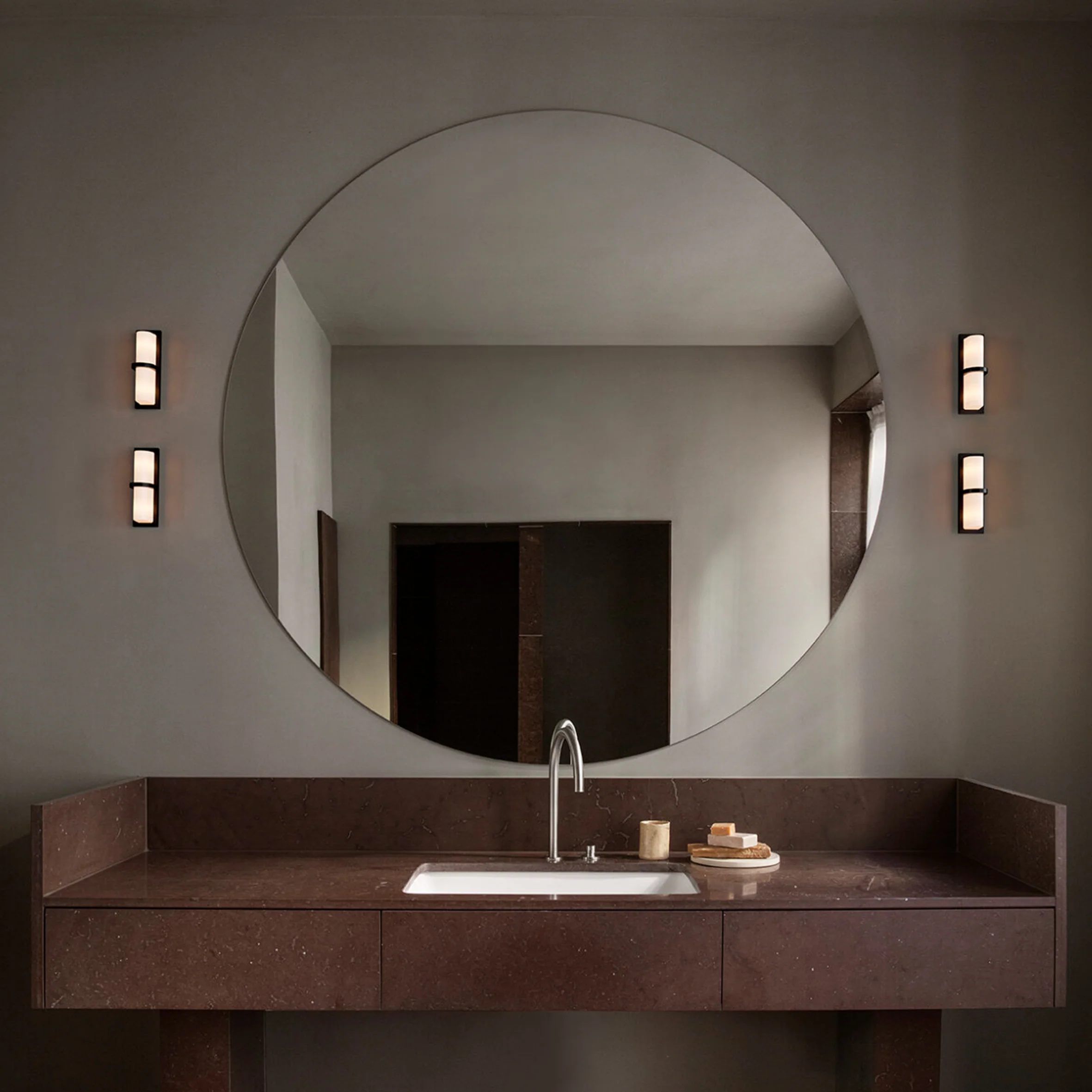 Ublo Wall Light - Image 5