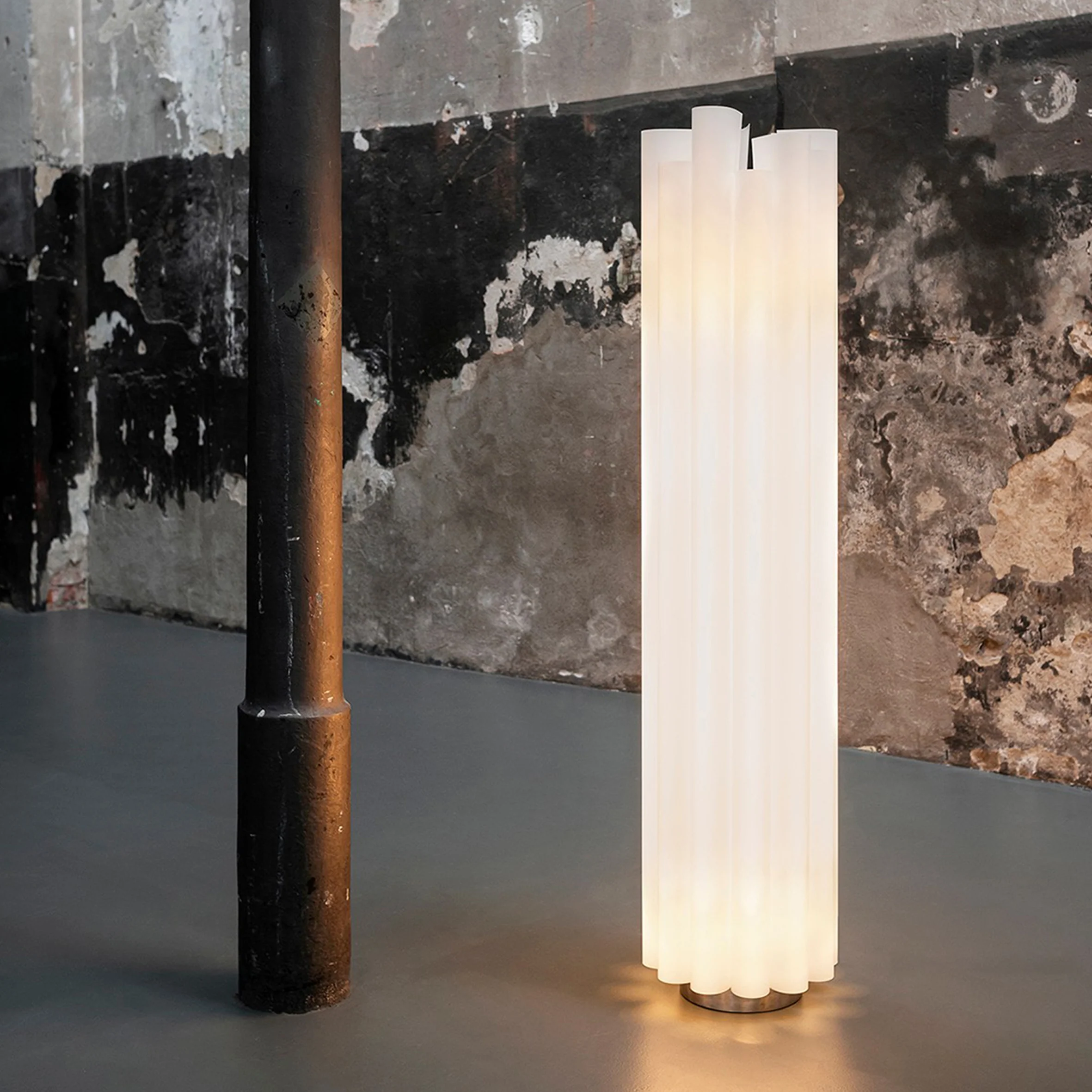 Vertical Nest Floor Lamp - Image 2